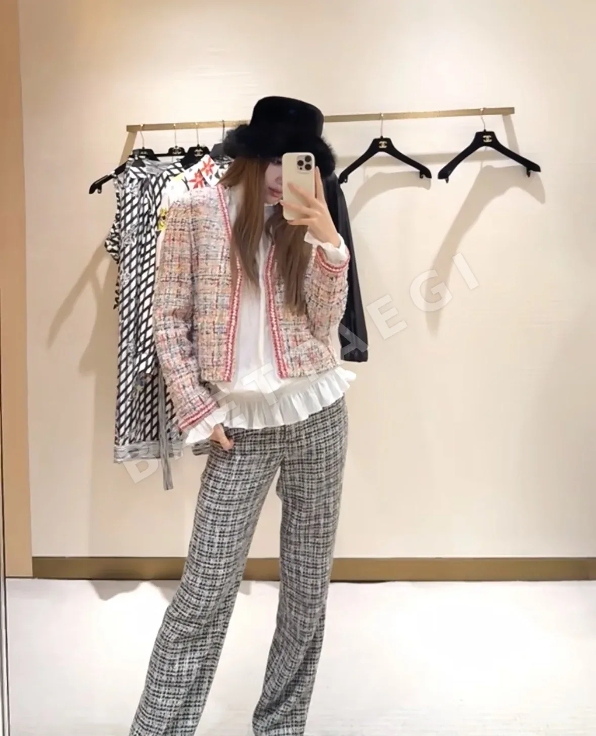 샤넬 트위드 V넥 크롭 자켓 상세 이미지 5