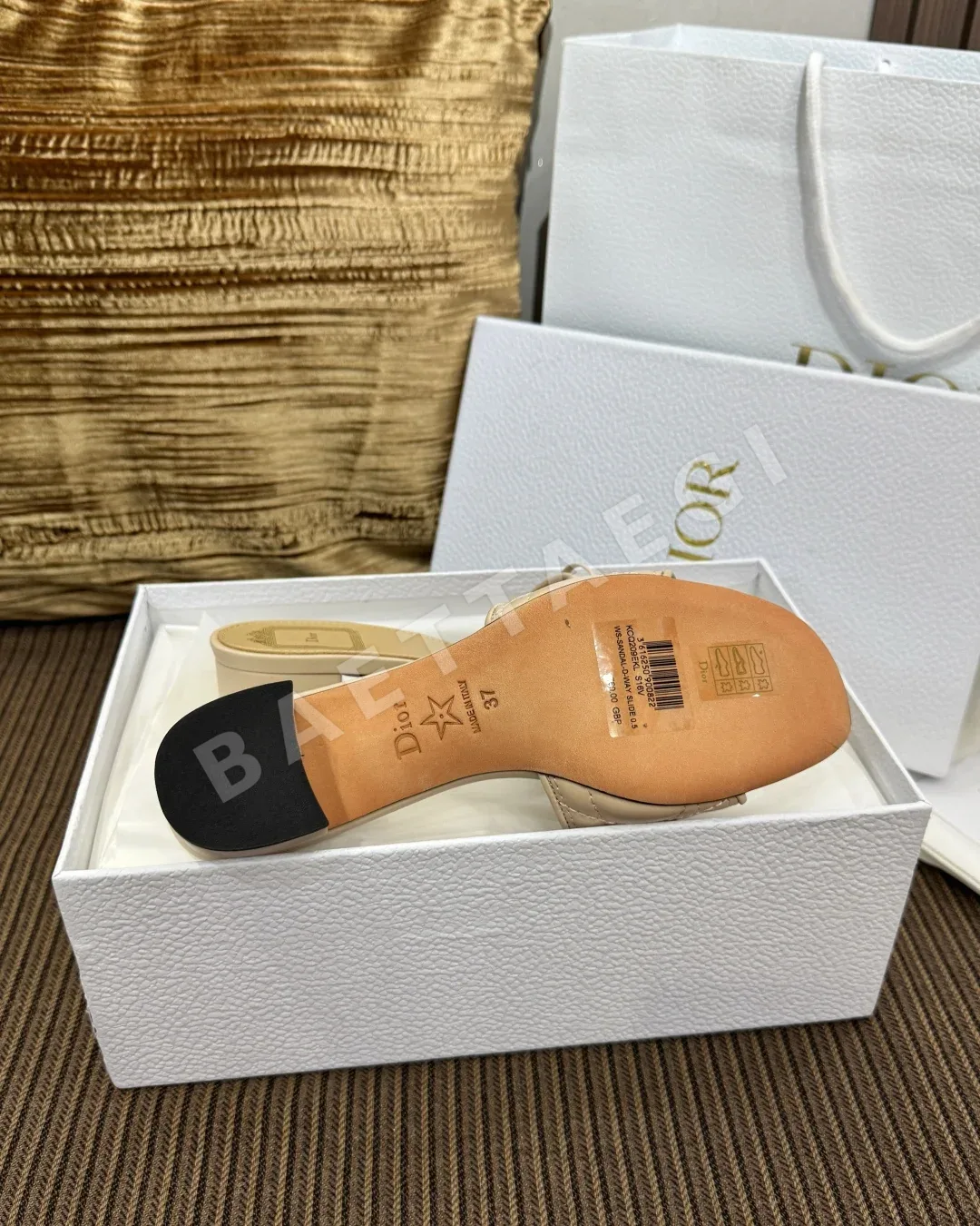 디올 카나쥬 램스킨 퀼팅 샌들 상세 이미지 9