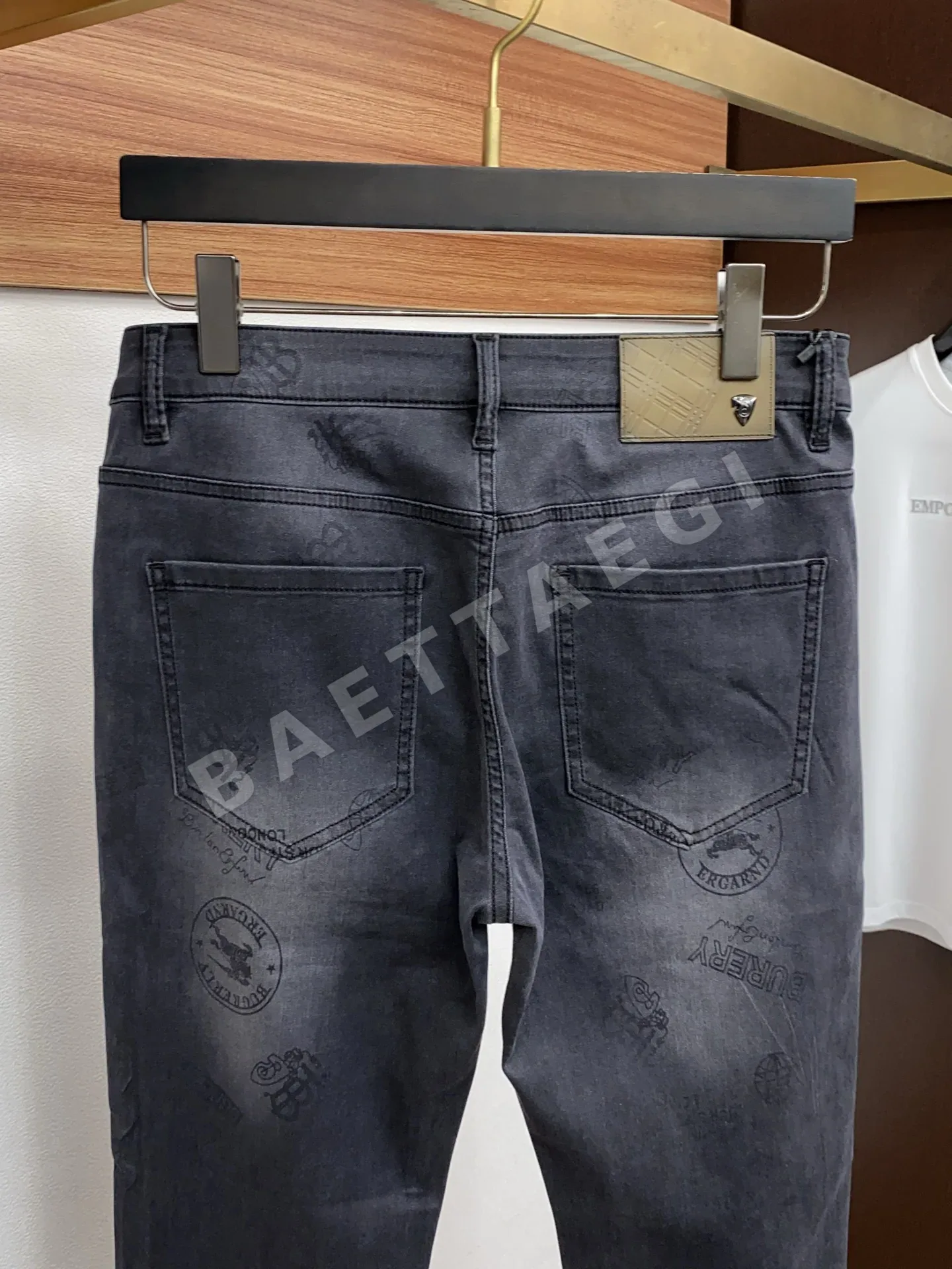 버버리 데님 남성 청바지 상세 이미지 9