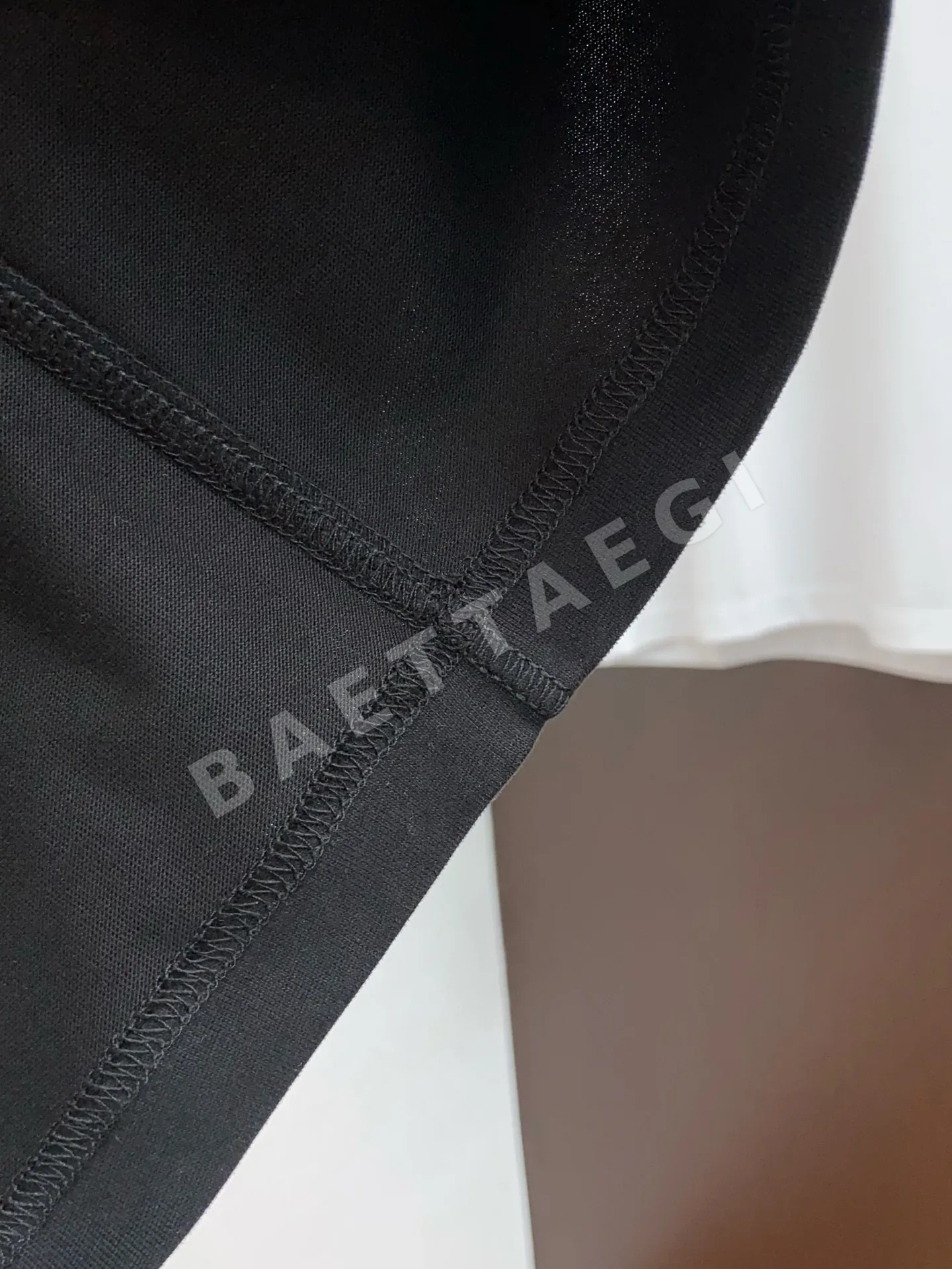스톤아일랜드 장섬유 면 소재 반팔 셔츠 P240 상세 이미지 6