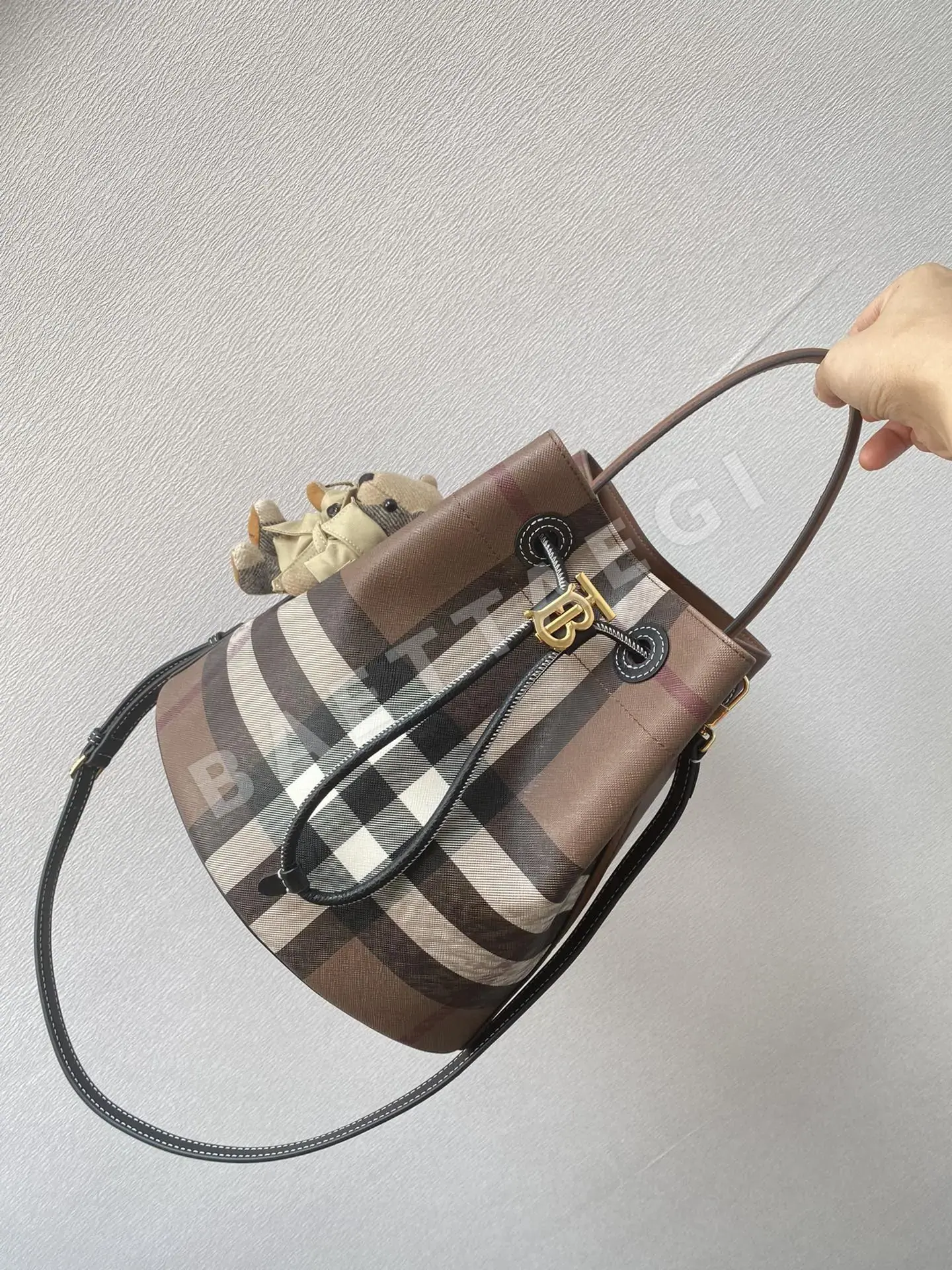 버버리 버치우드 브라운 버킷백 39935