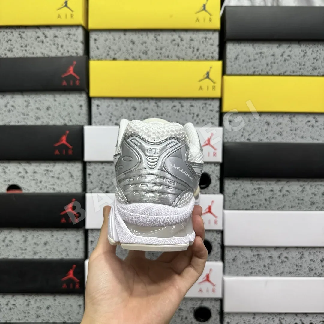 아식스 [LZ] 젤 카야노 14 1201A457-100 200584 Asics Gel-Kayano 14 JJJJound Silver White 상세 이미지 10