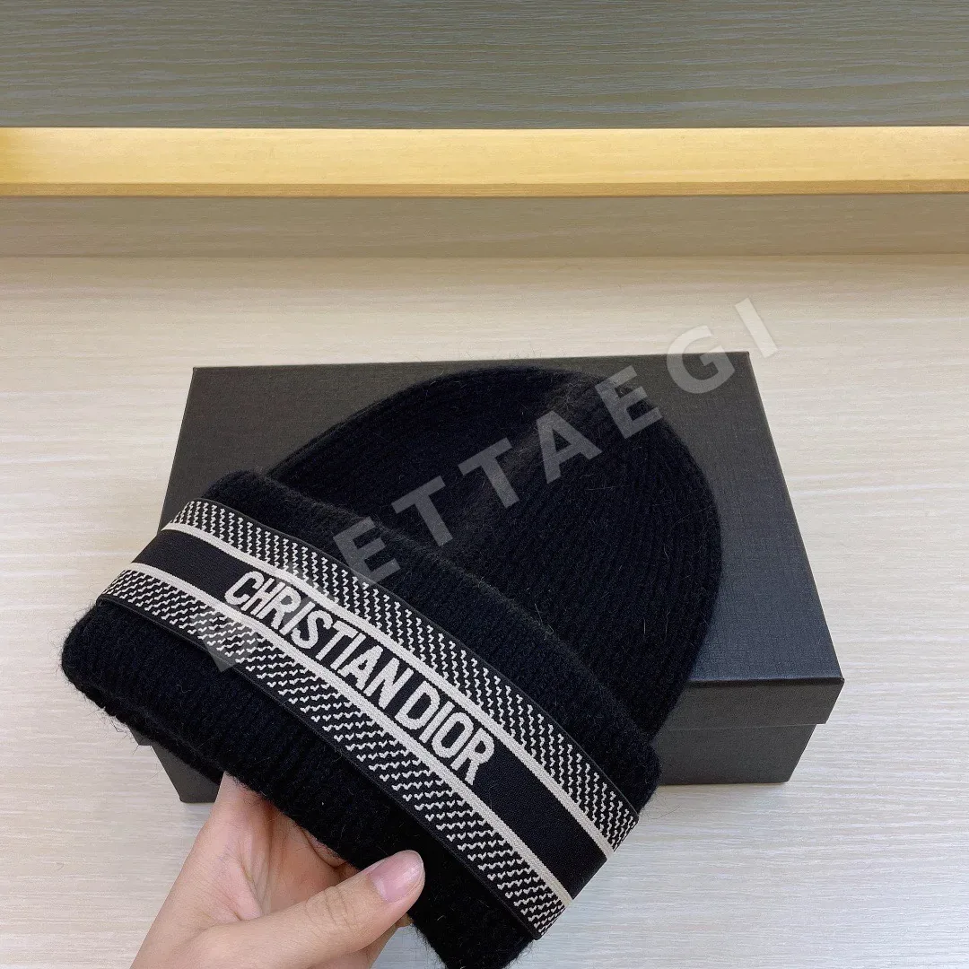 디올 토끼 모피 니트 모자 상세 이미지 3