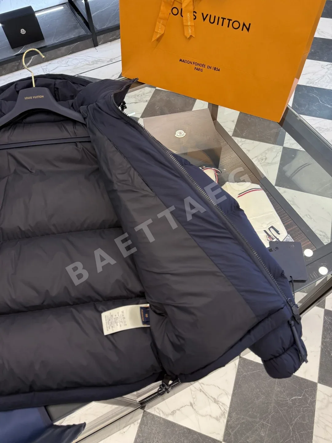 루이비통 루이 비통 모노그램 다운 블루종 블랙 컬러 후드 패딩 자켓 160072 Louis Vuitton Padding 상세 이미지 8