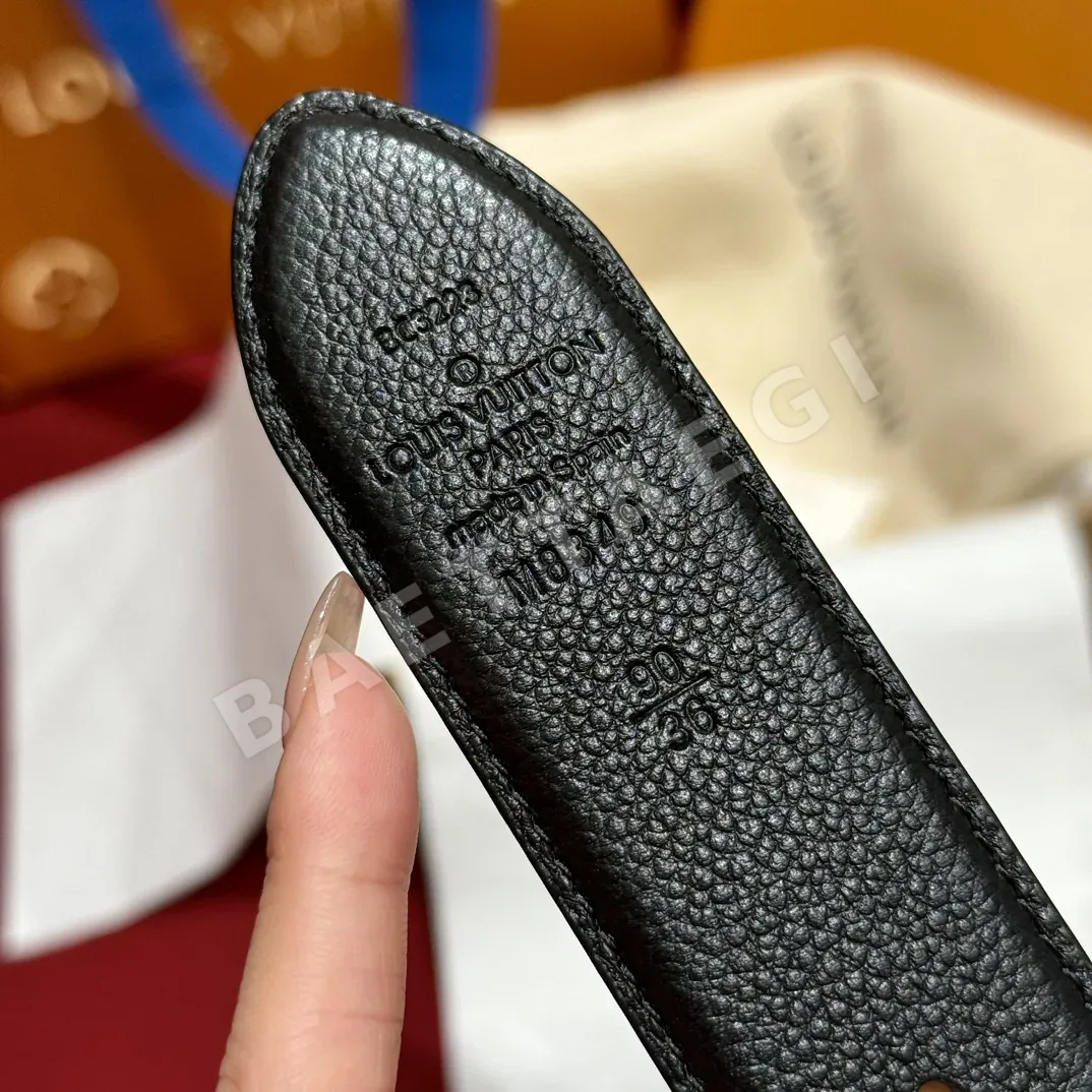 루이비통 여성용 리버시블 모노그램 가죽 벨트 상세 이미지 7