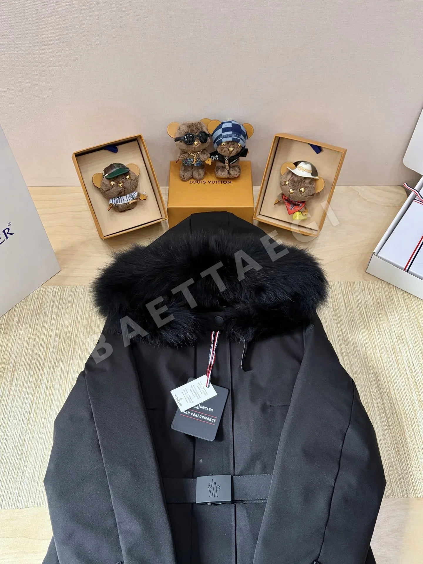 몽클레르 여성 패딩 재킷 상세 이미지 2