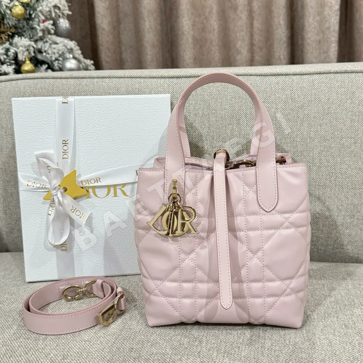 디올 다이아몬드 패턴 송아지가죽 미니 가방 16886