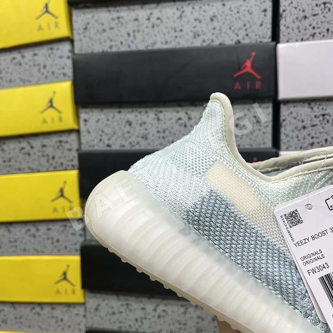 아디다스 [R] 이지 부스트 350 V2 FW3043 200727 Adidas Yeezy Boost 350 V2 상세 이미지 2
