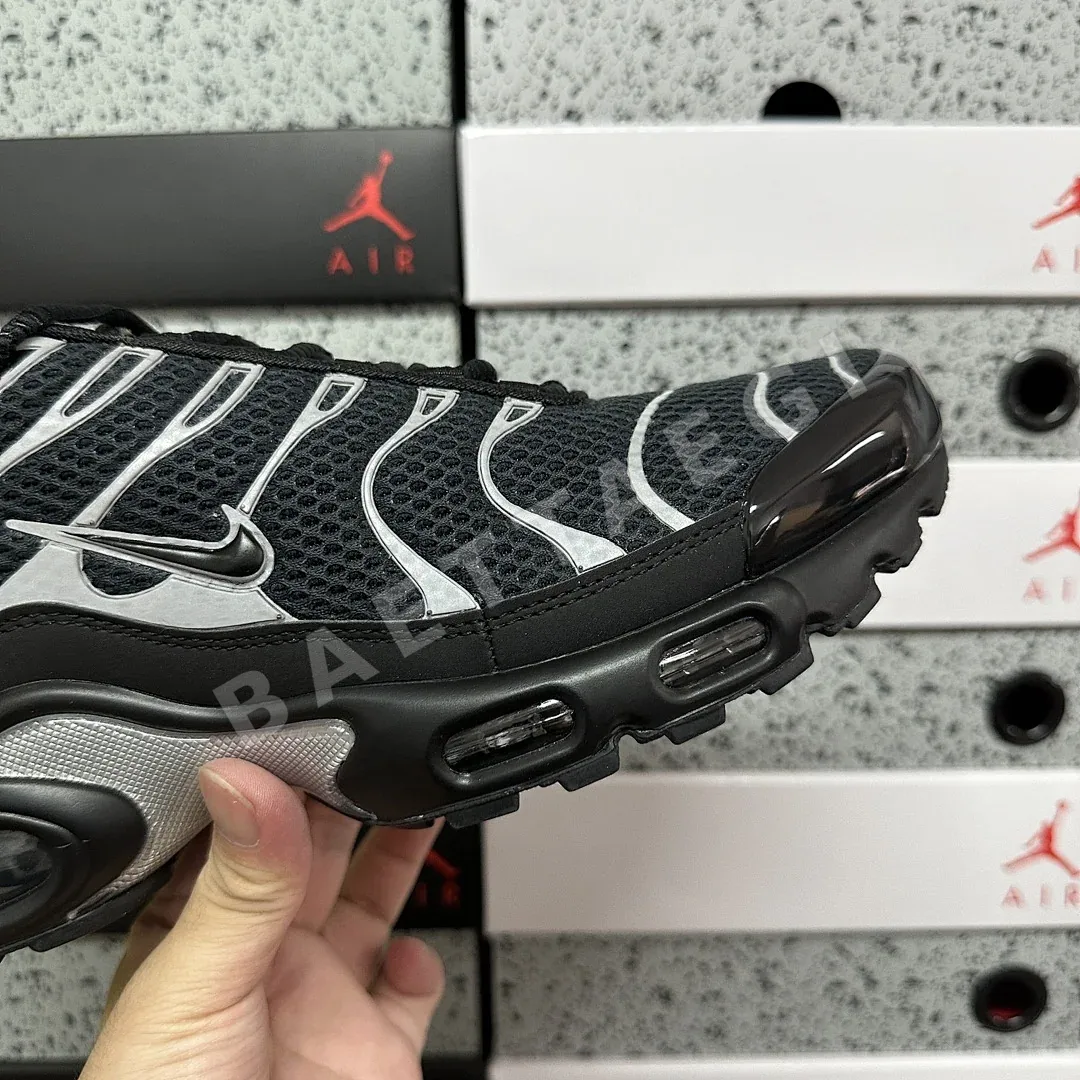 나이키 [DF] 에어 맥스 플러스 프리미엄 HQ3029-001 201069 Nike Air Max Plus Premium Black 상세 이미지 7