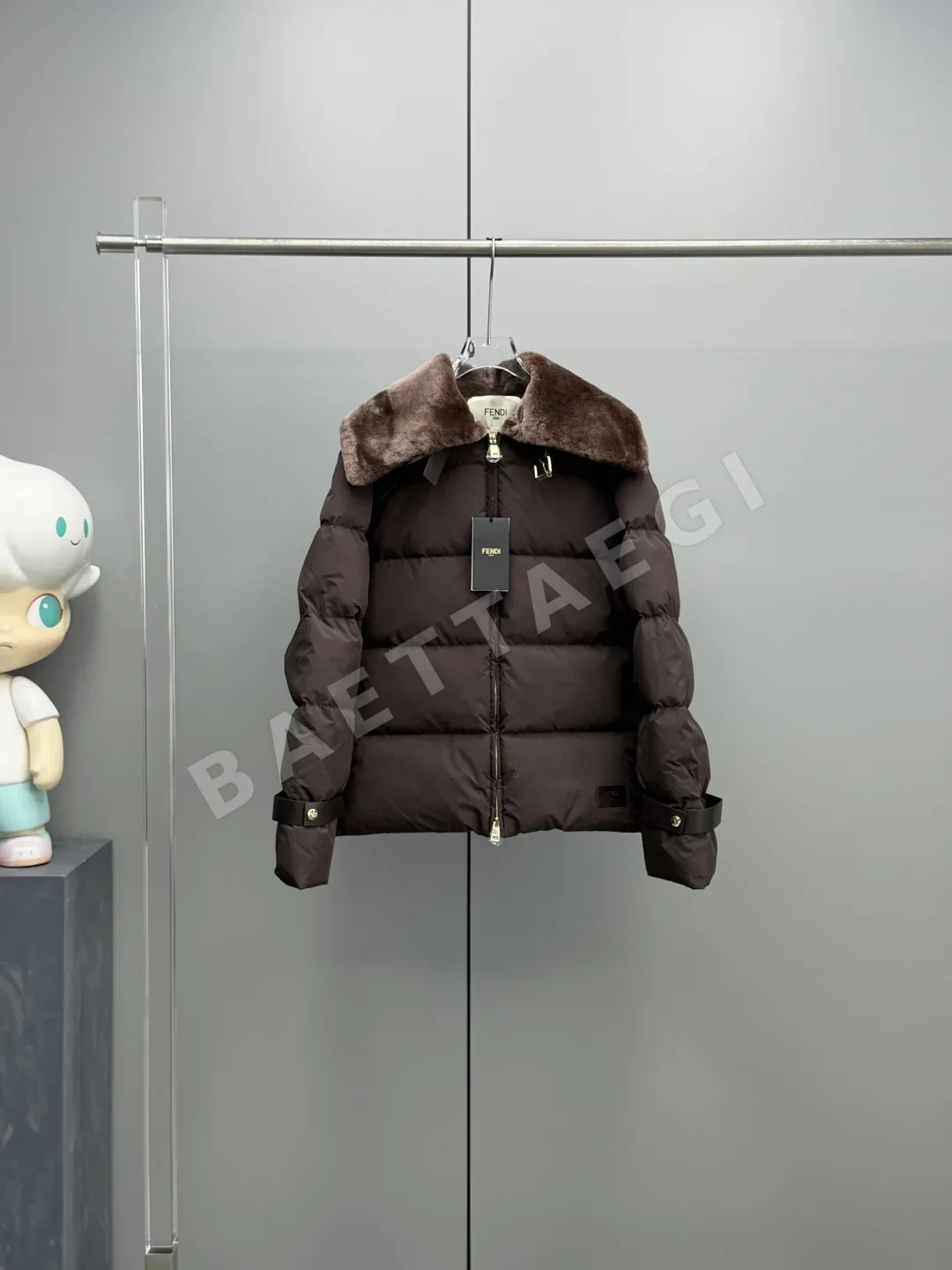 펜디 더블 F 안감 다이아몬드 퀼팅 여성 패딩 재킷 상세 이미지 2