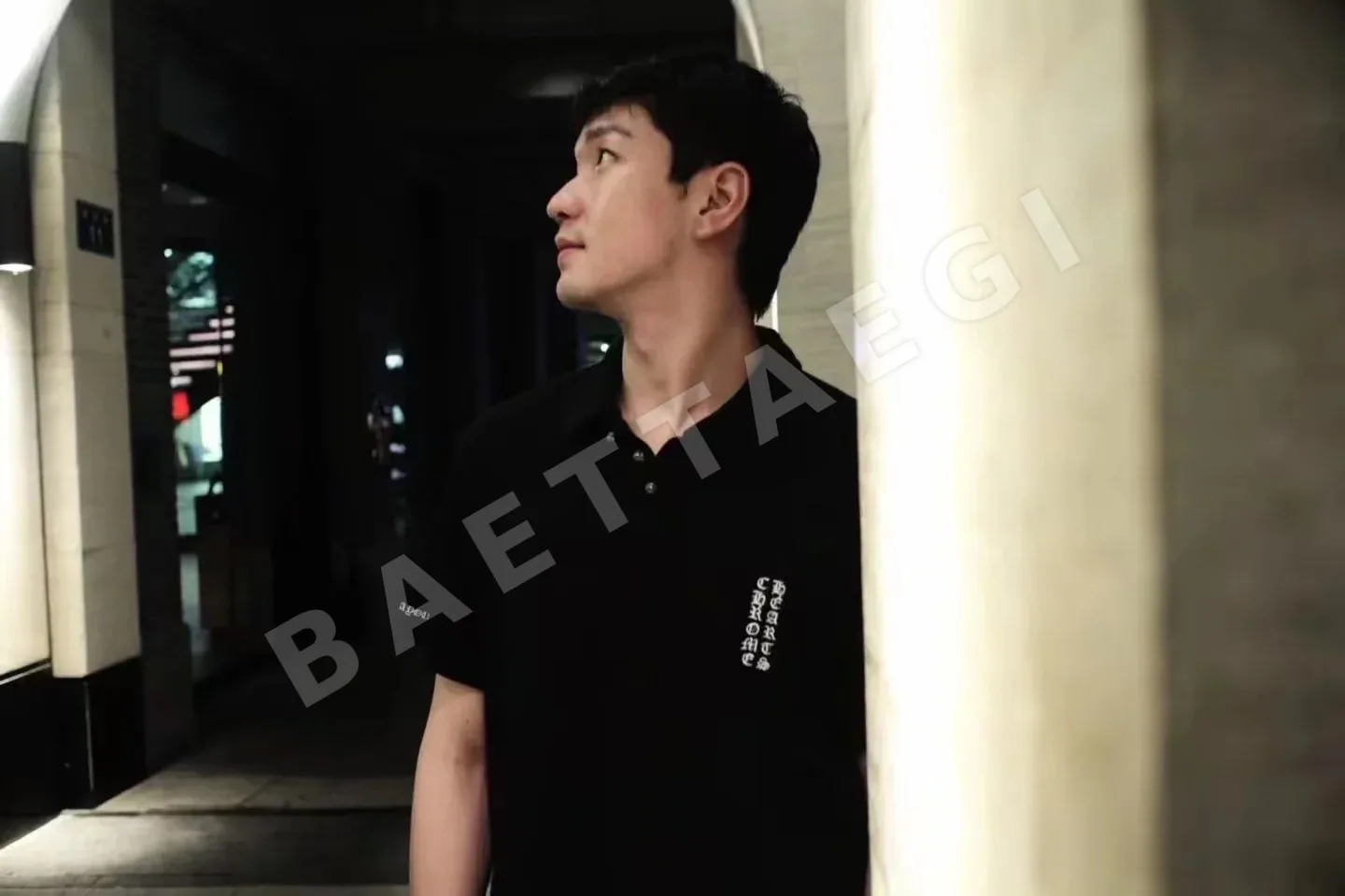 크롬하츠 산스크리트 자수 스털링 실버 버튼 남성 반팔 티셔츠 상세 이미지 4
