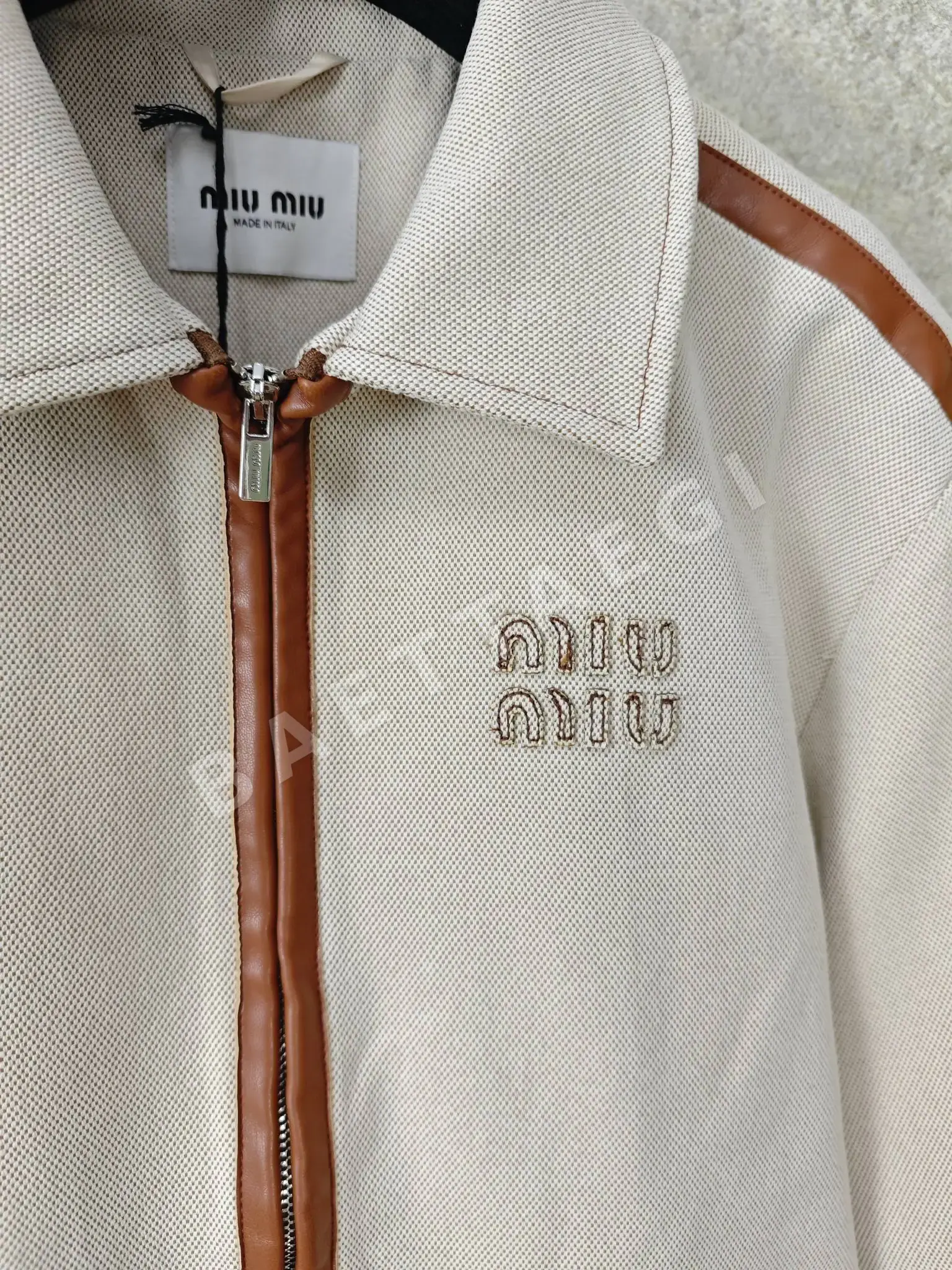 미우미우 캔버스 가죽 지퍼업 자켓 상세 이미지 3