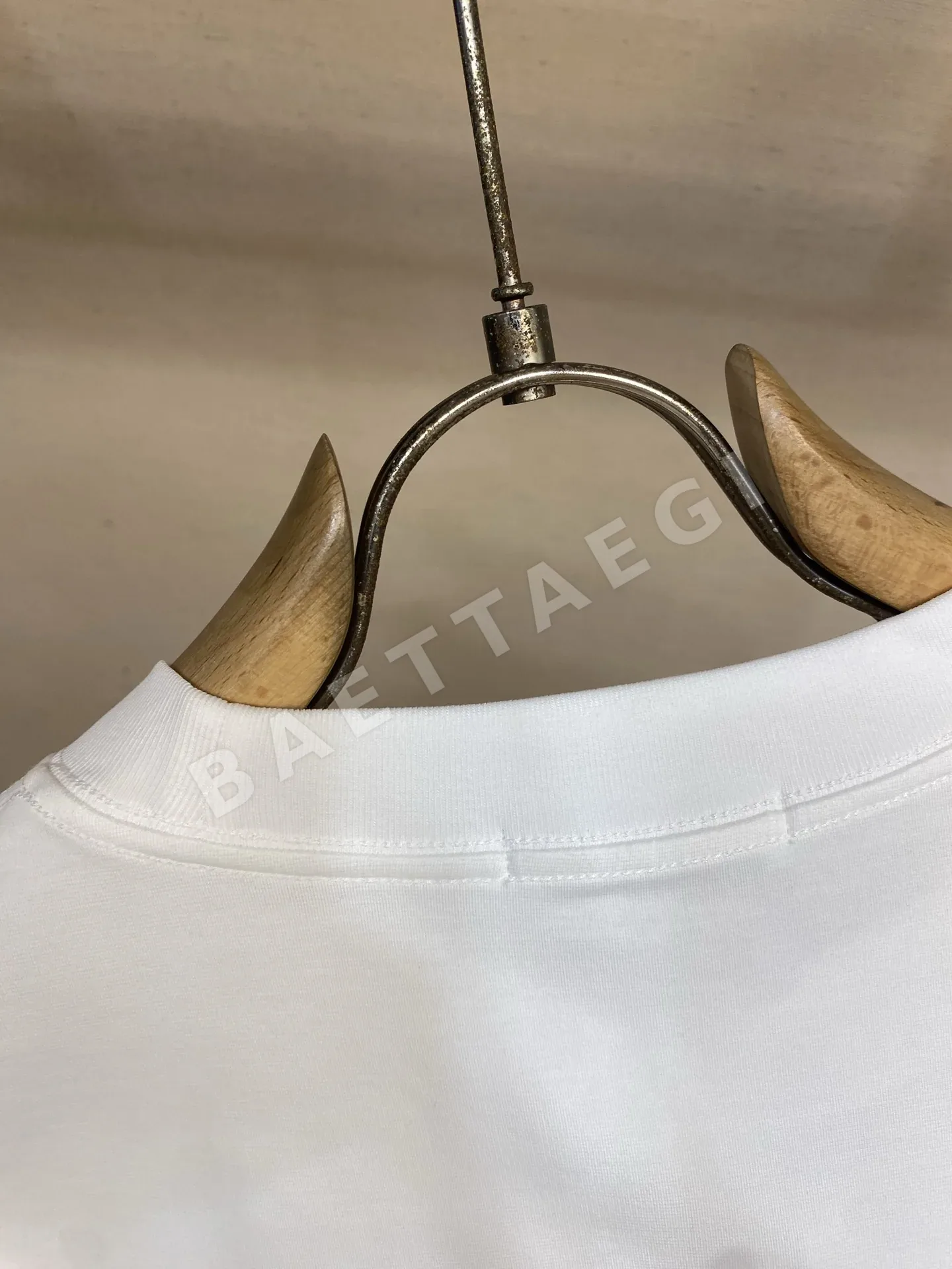 로에베 컬러 블록 자수 남성 반팔 티셔츠 상세 이미지 9