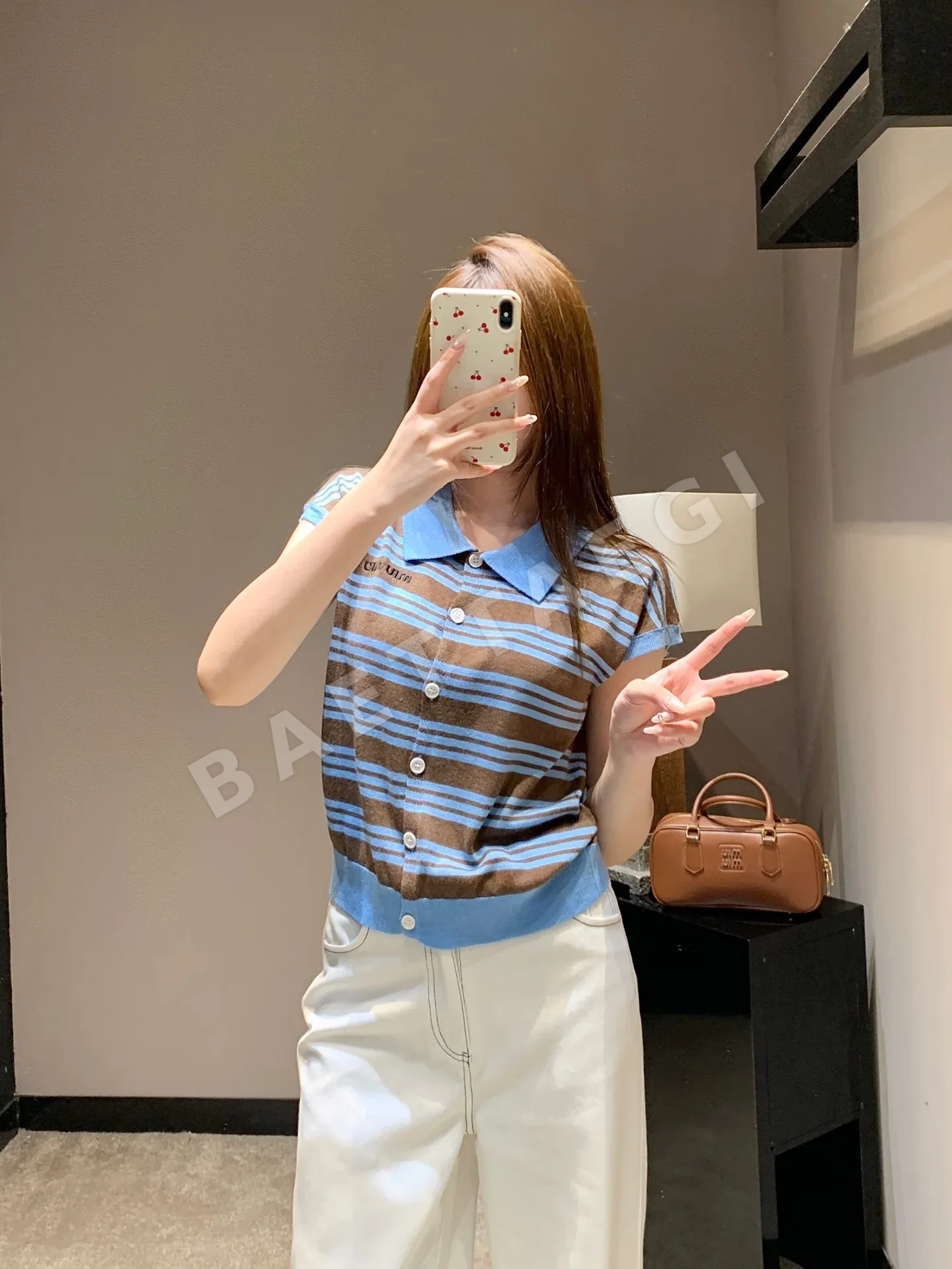 미우미우 여성 반팔 97206