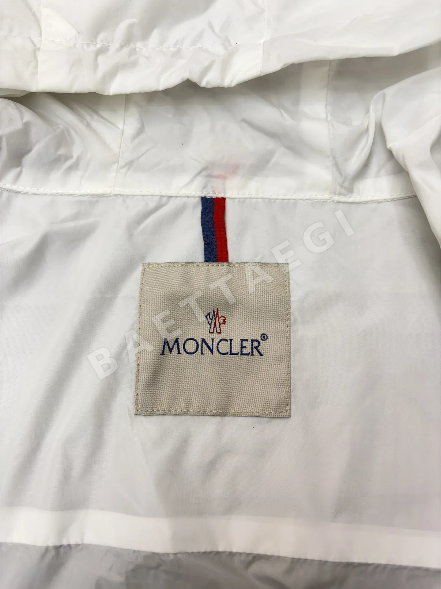 몽클레르 여성 벨티드 미들 자켓 상세 이미지 7