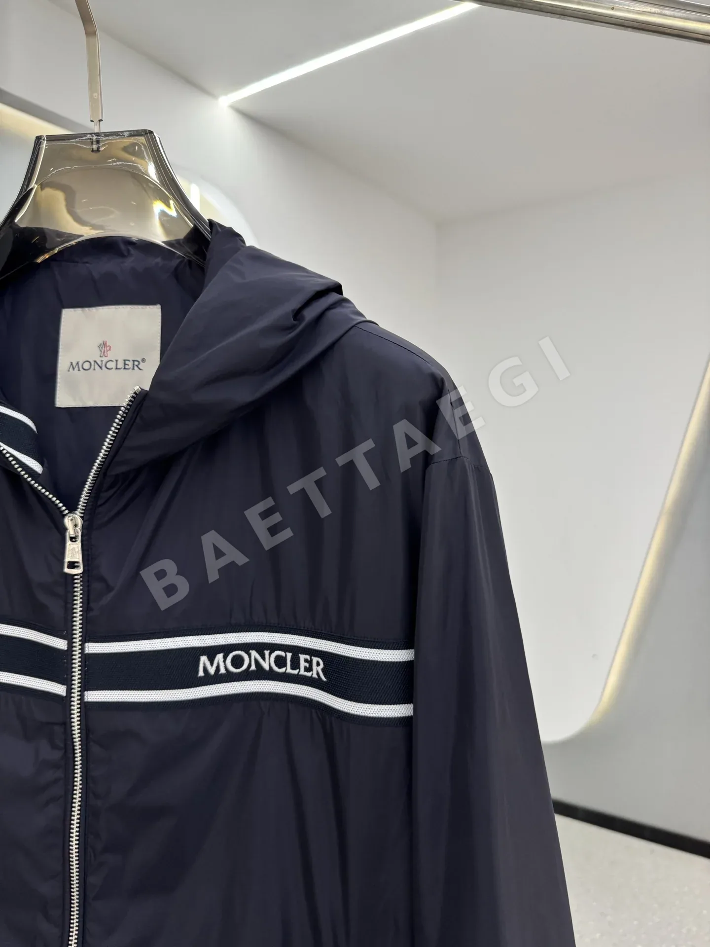 몽클레르 남성 자켓 검정 파랑 상세 이미지 5