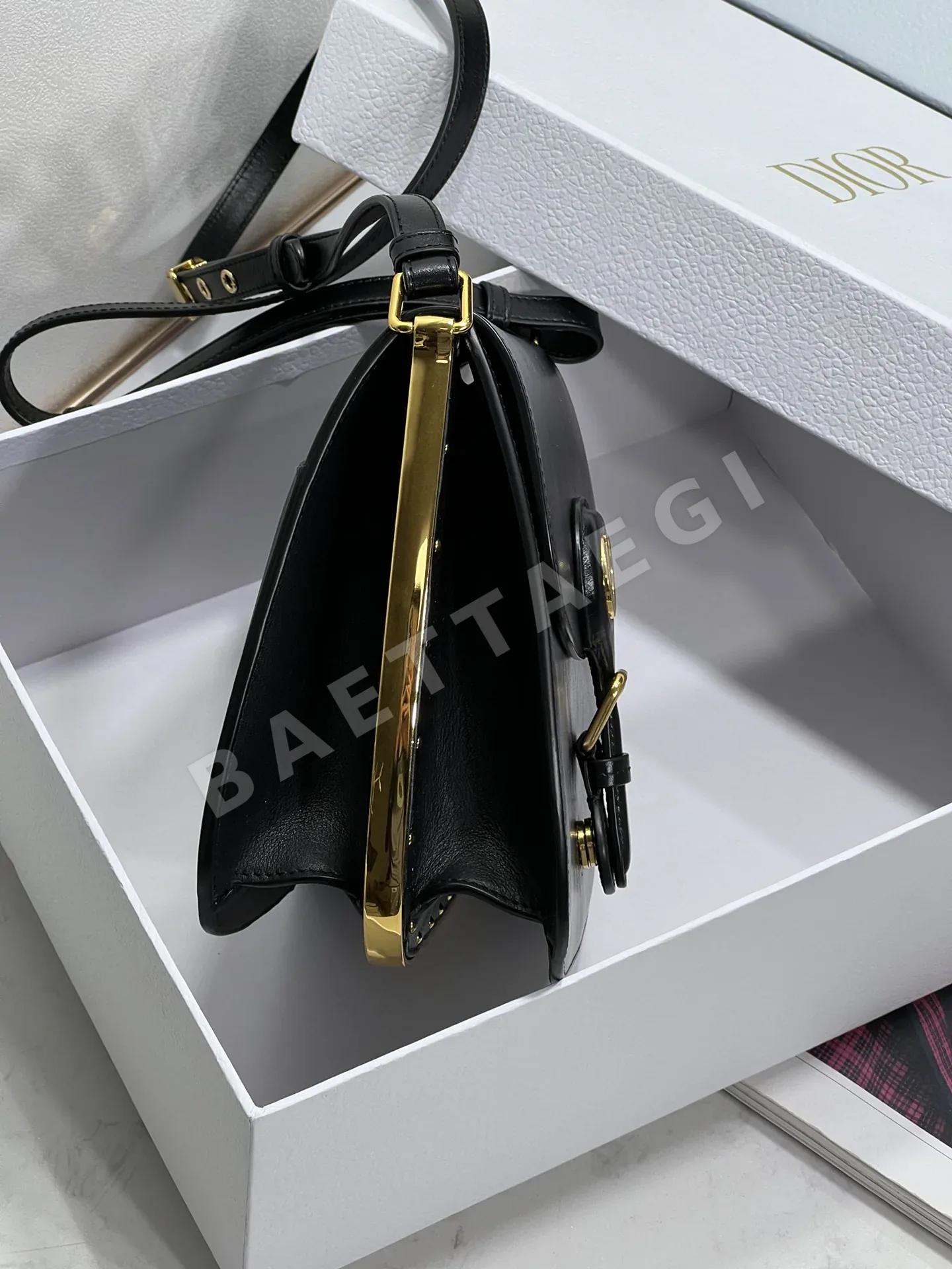 디올 보비 프레임 새들 메신저 가방 상세 이미지 7