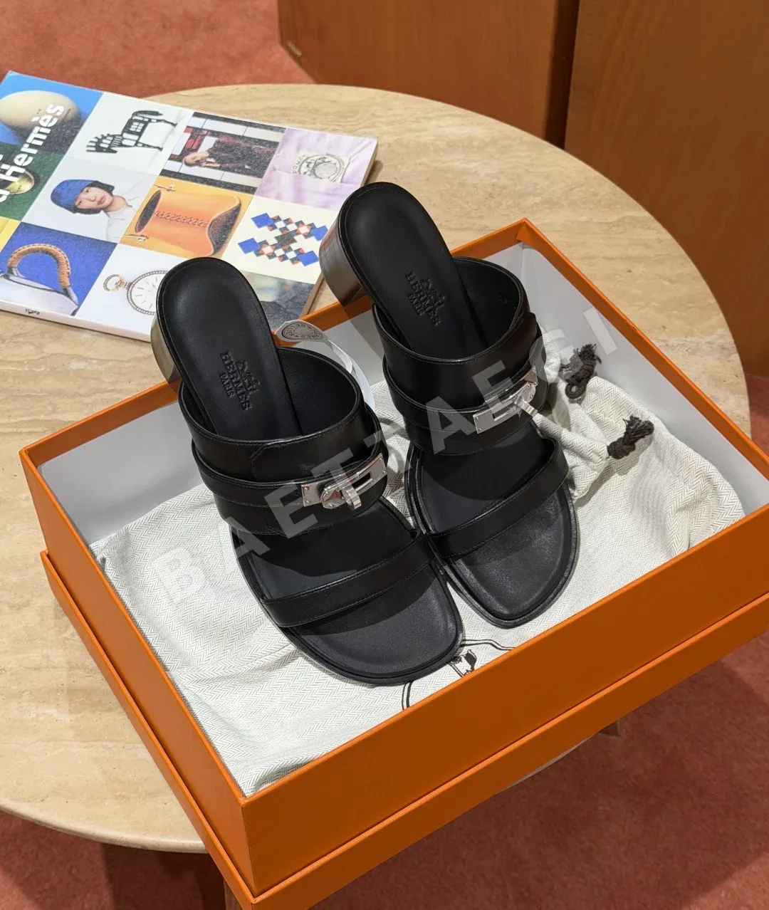 에르메스 샌들 블랙 가죽 5 cm 굽 높이 상세 이미지 1