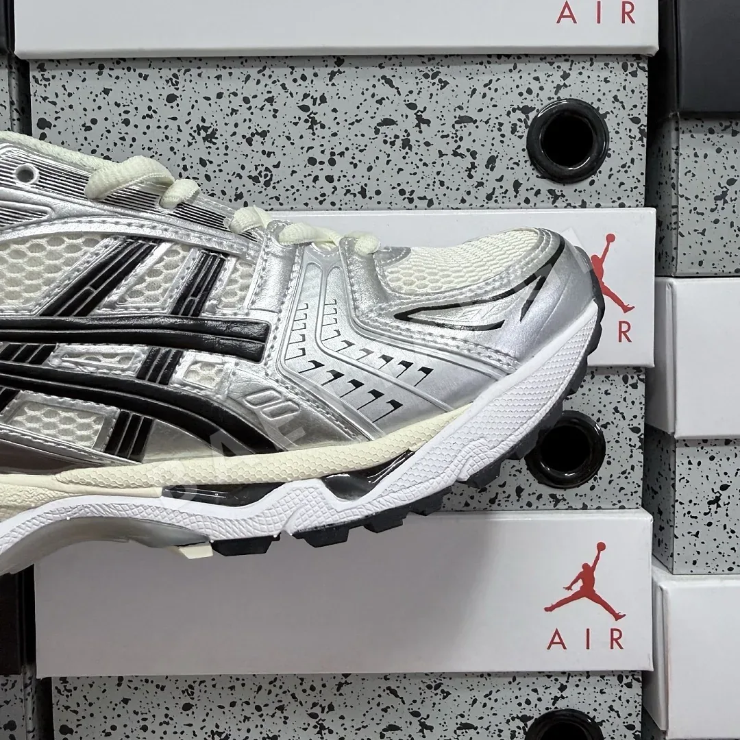아식스 [WZ] 젤 카야노 14 1201A019-108 200400 Asics Gel-Kayano 14 Cream Black Metallic 상세 이미지 10