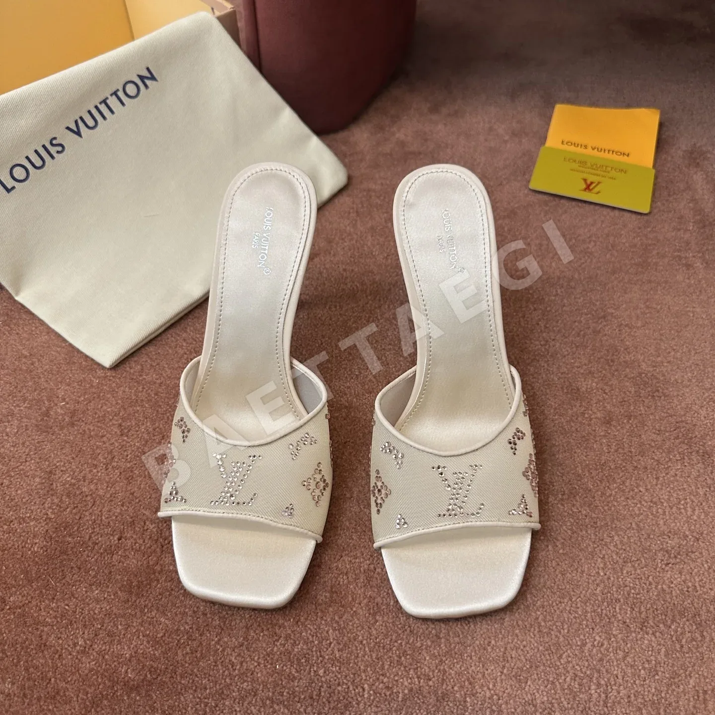 루이비통 실크 혼방 샌들 129400