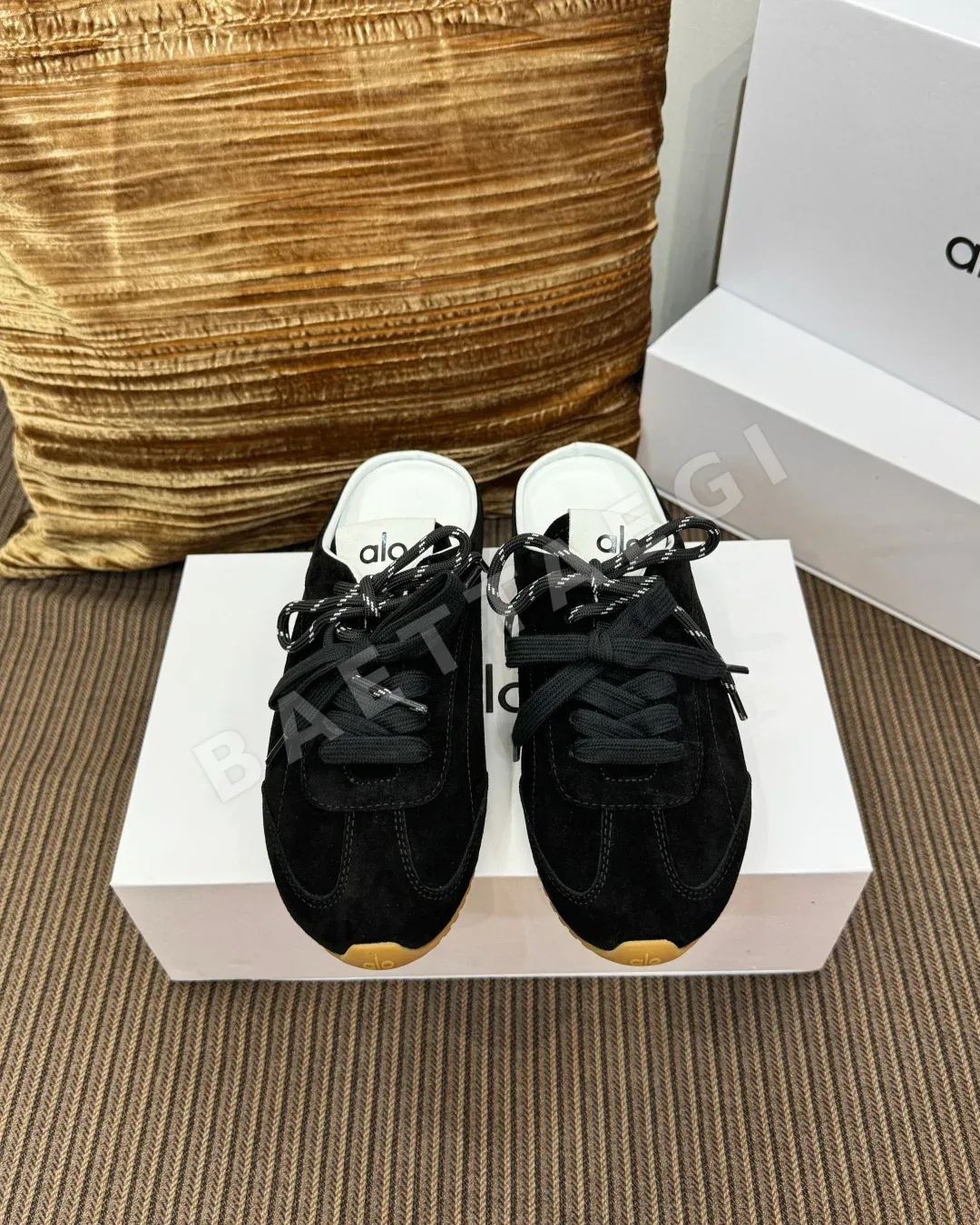 알로 레트로 스웨이드 뮬 트레이닝 슈즈 상세 이미지 3