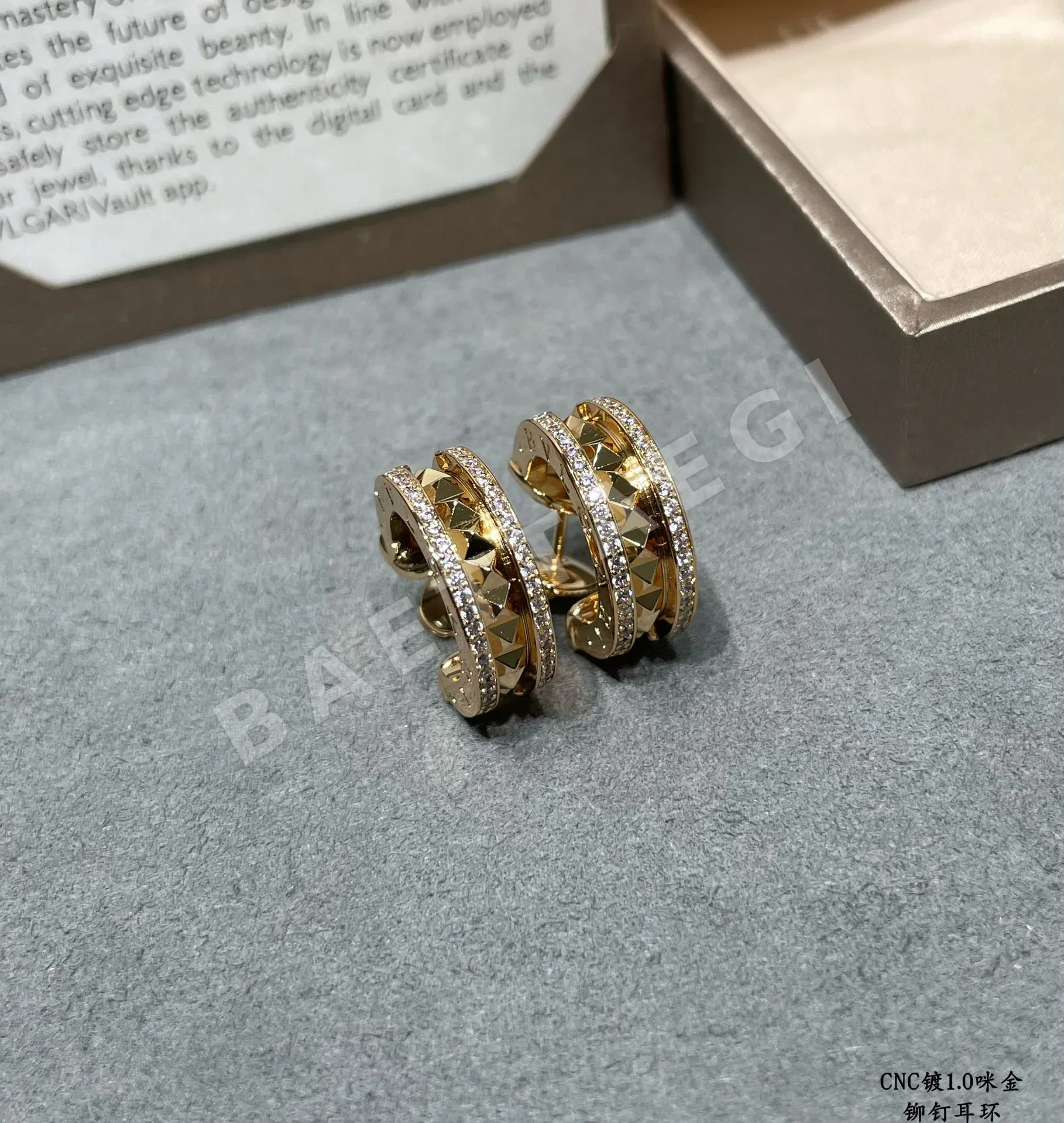 불가리 다이아몬드 장식 귀걸이 상세 이미지 4
