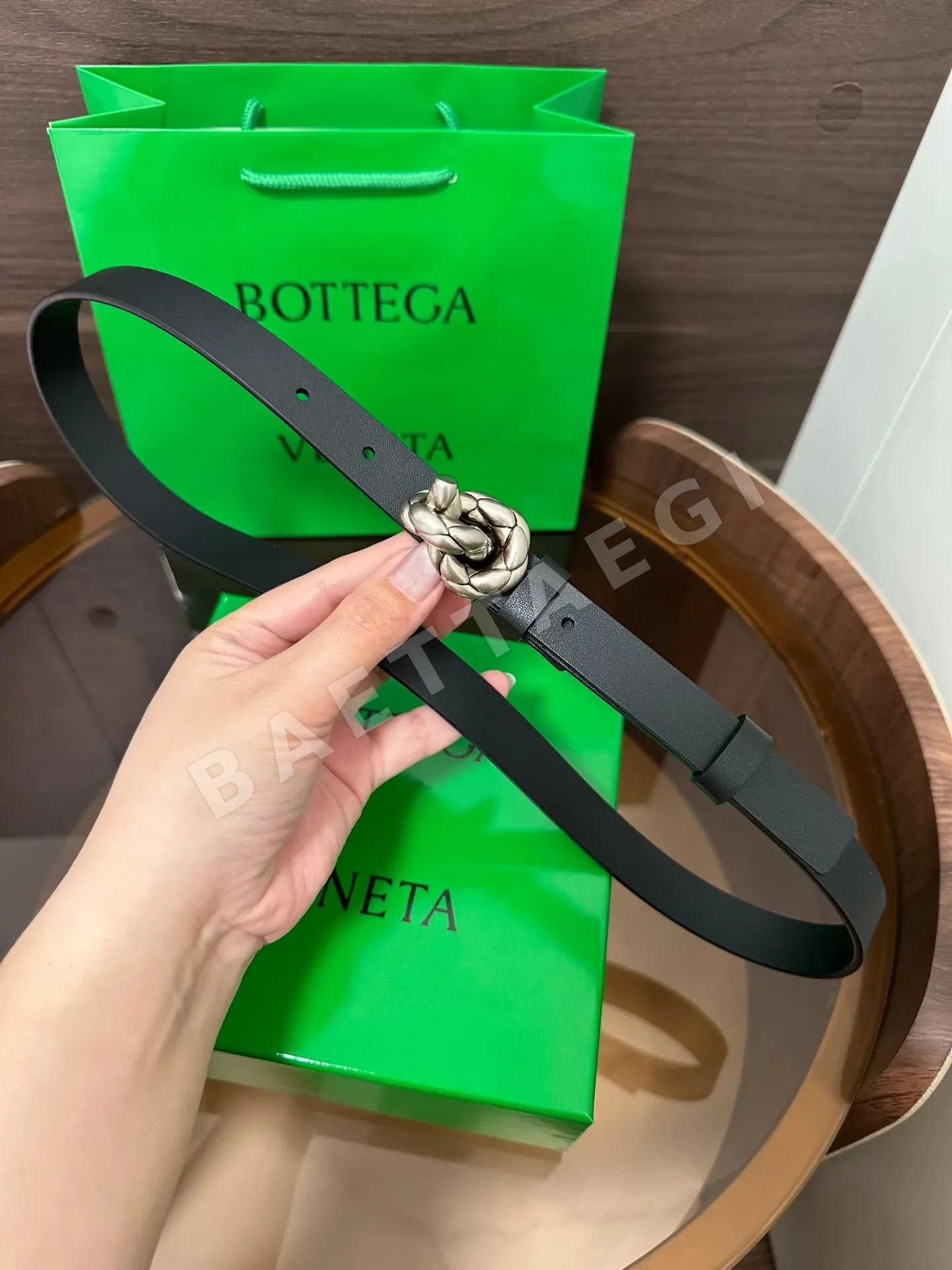 보테가베네타 핸드메이드 체크 버클 여성용 가죽 벨트 상세 이미지 4