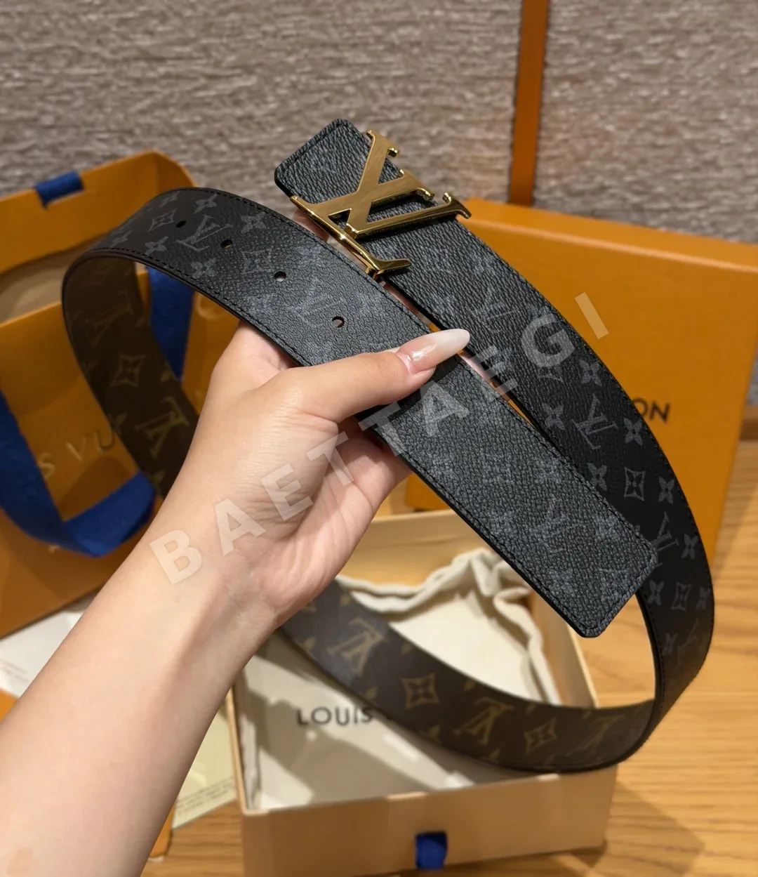 루이비통 이니셜 40mm 리버시블 벨트 상세 이미지 6