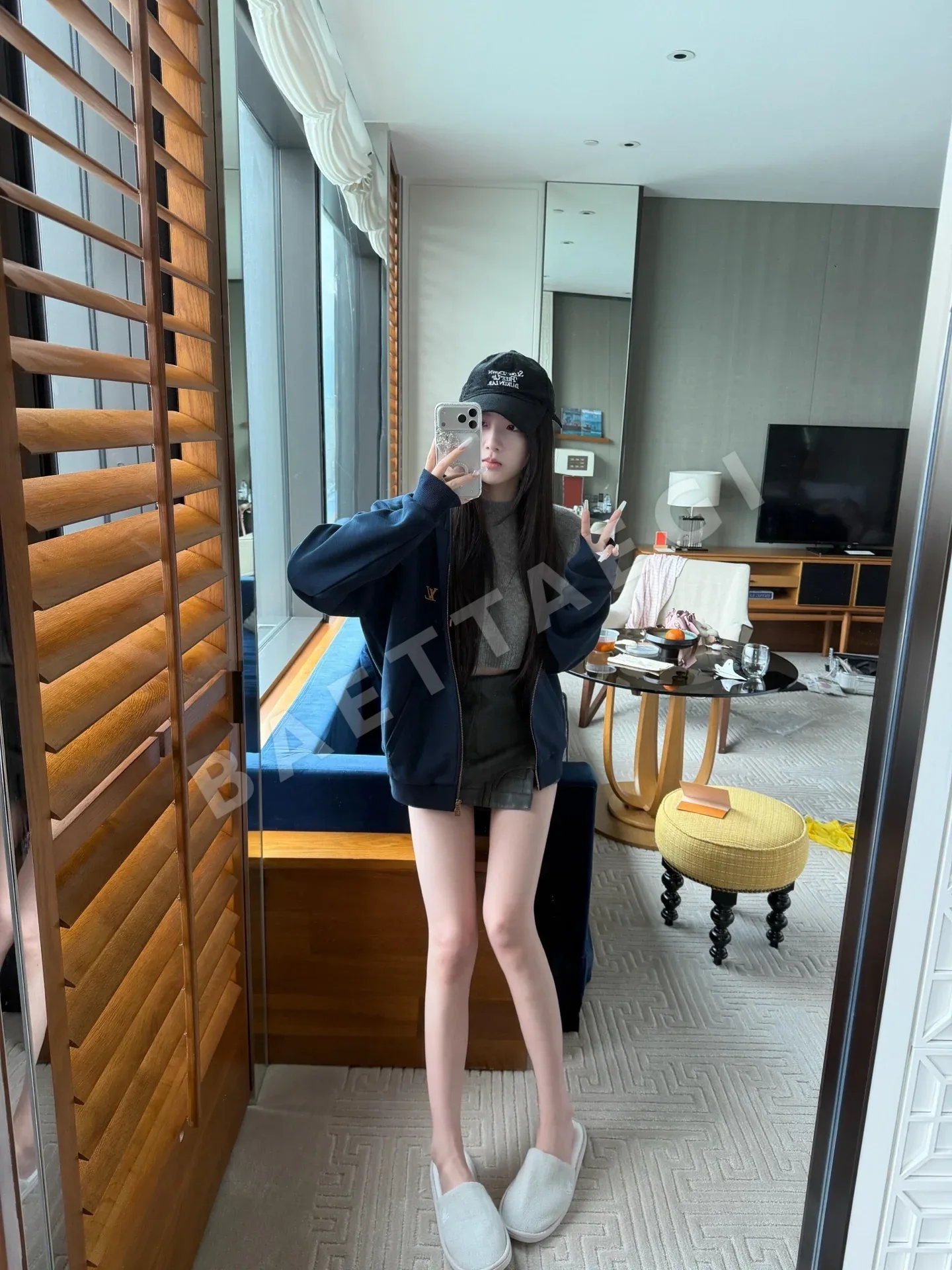 루이비통 LV 로고 집업 파커 남성 자켓 상세 이미지 21