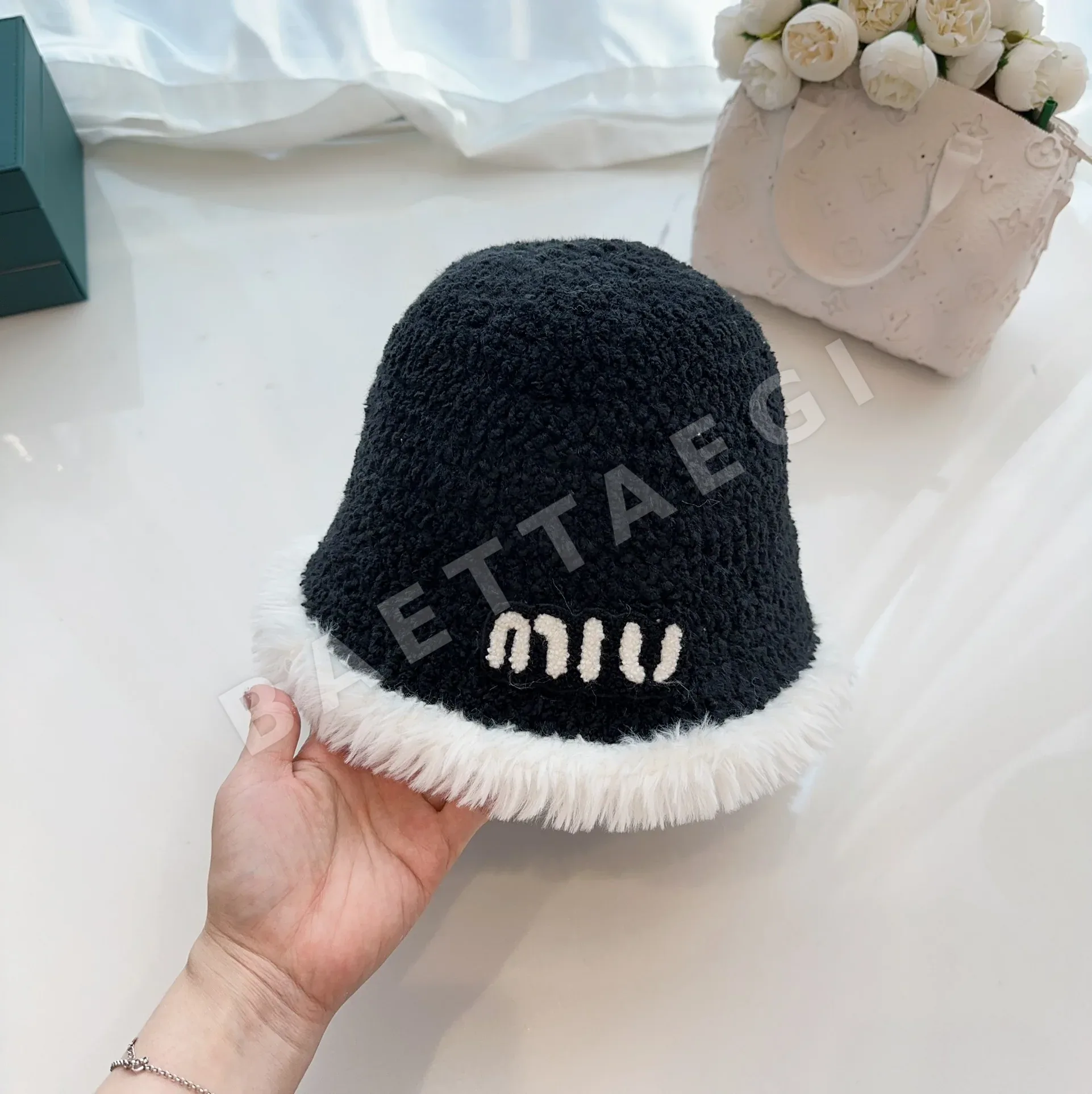 미우미우 모자 81140 Miu Miu Cap 상세 이미지 4