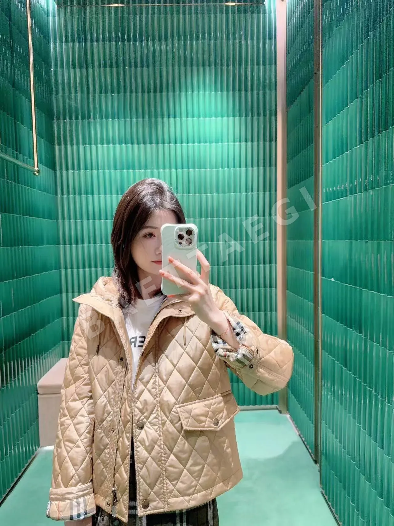 버버리 다이아몬드 퀼팅 후드 코튼 여성 자켓 상세 이미지 6