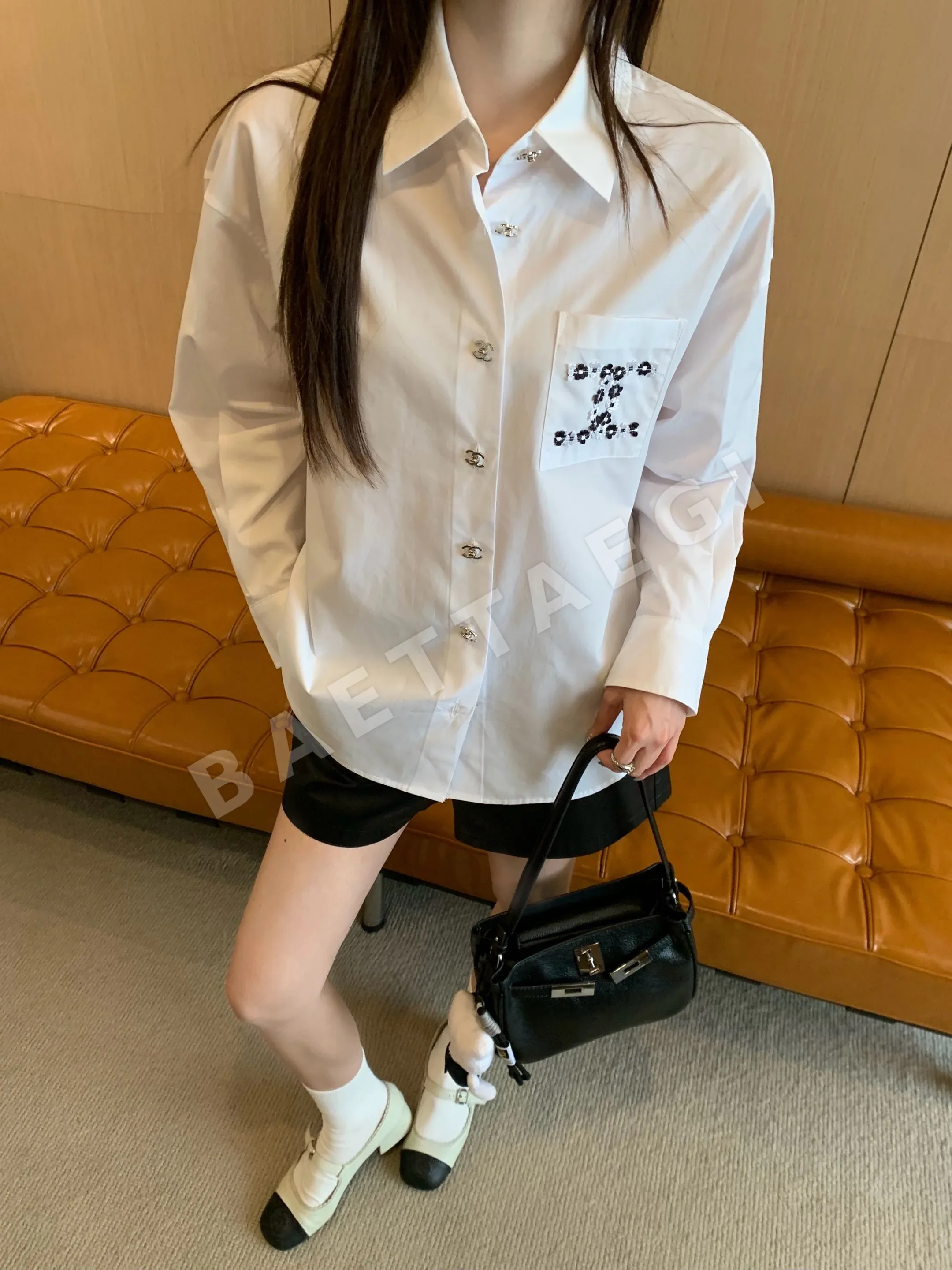 샤넬 더블 C 아플리케 여성 셔츠 163806