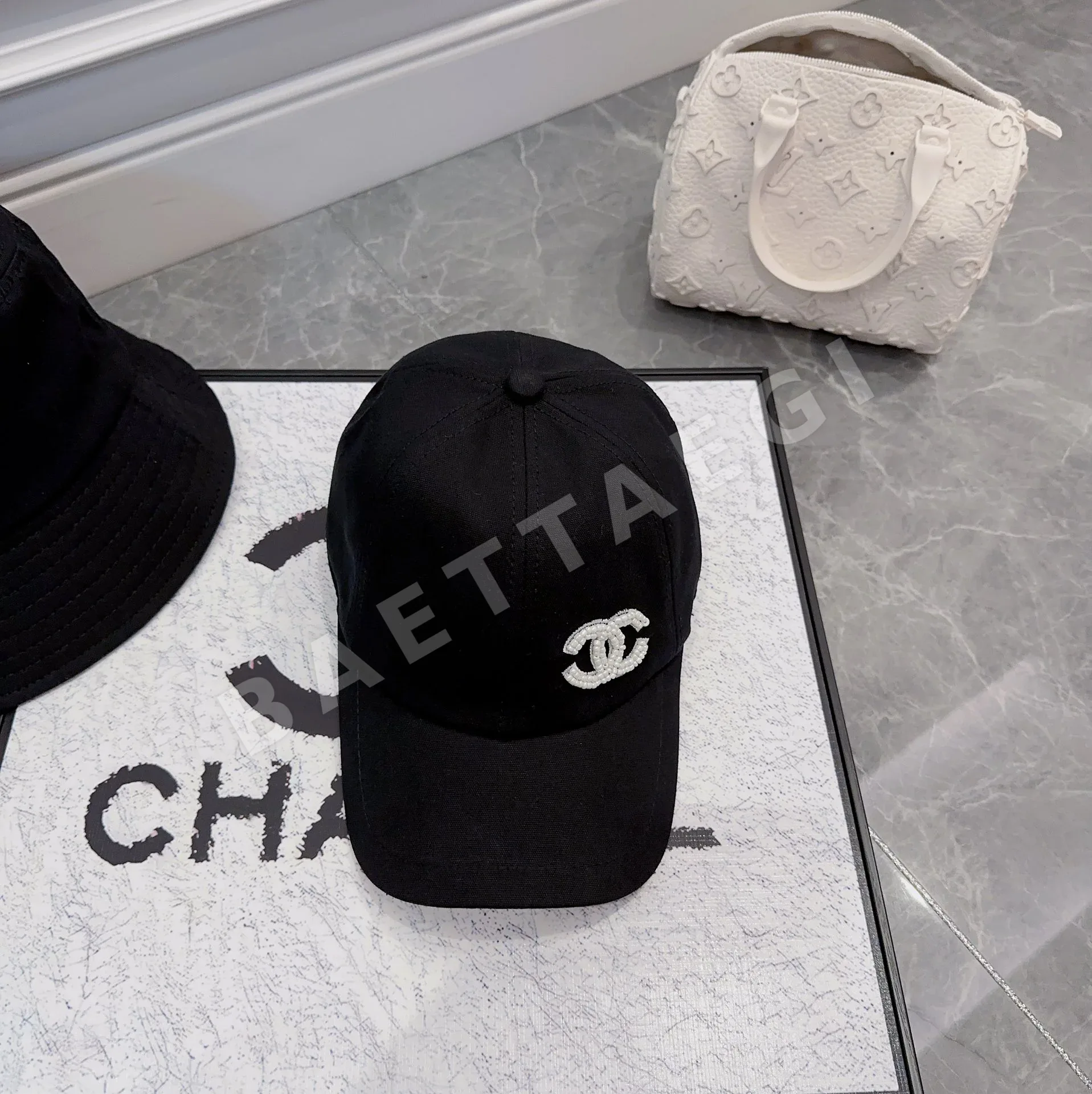 샤넬 비즈 로고 구조적 야구모자 상세 이미지 3