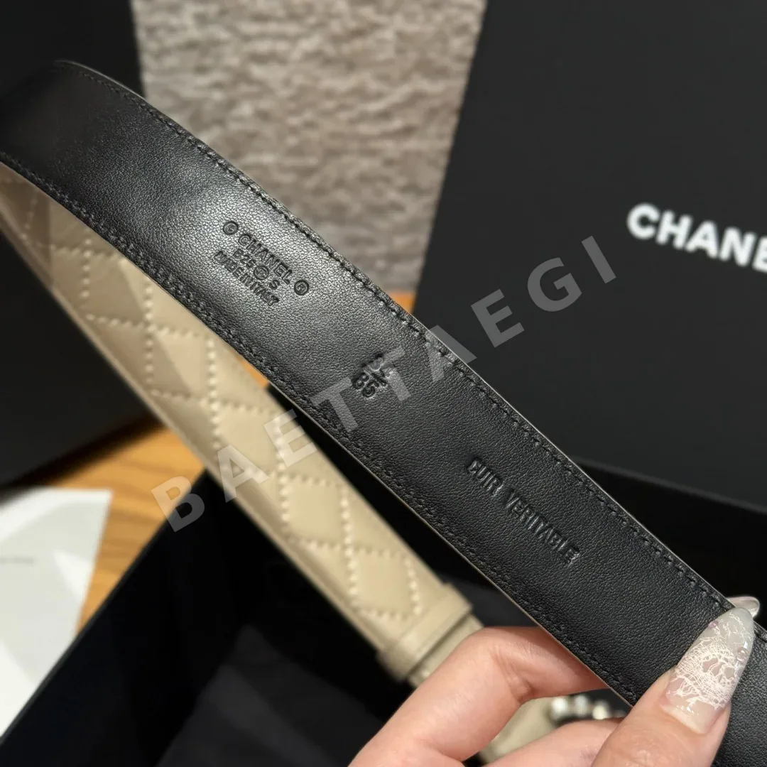 샤넬 더블 C 메탈 로고 램스킨 벨트 상세 이미지 9