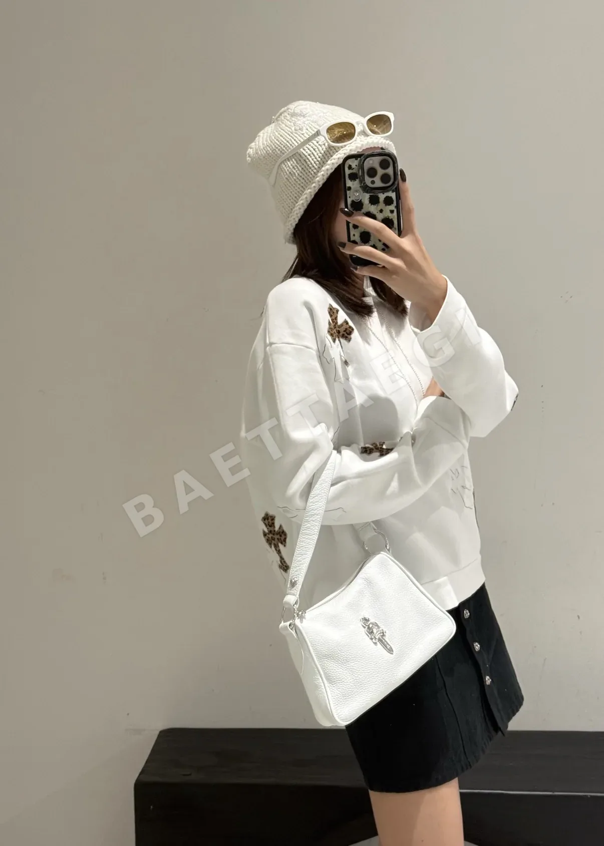 크롬하츠 붐붐 화이트 치킨 너겟 가방 상세 이미지 12