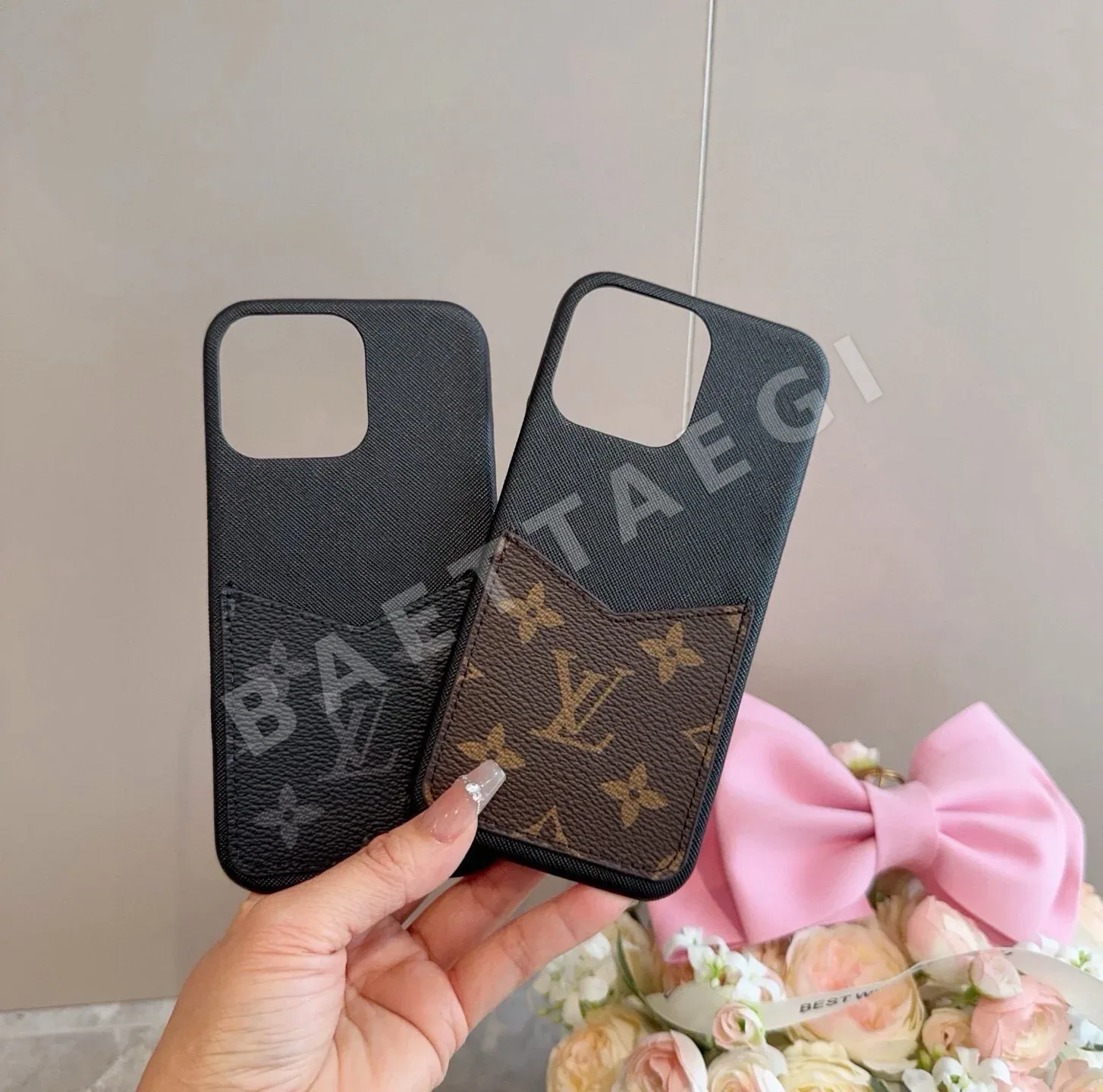 루이비통 모노그램 카드 삽입형 휴대폰 케이스 168425