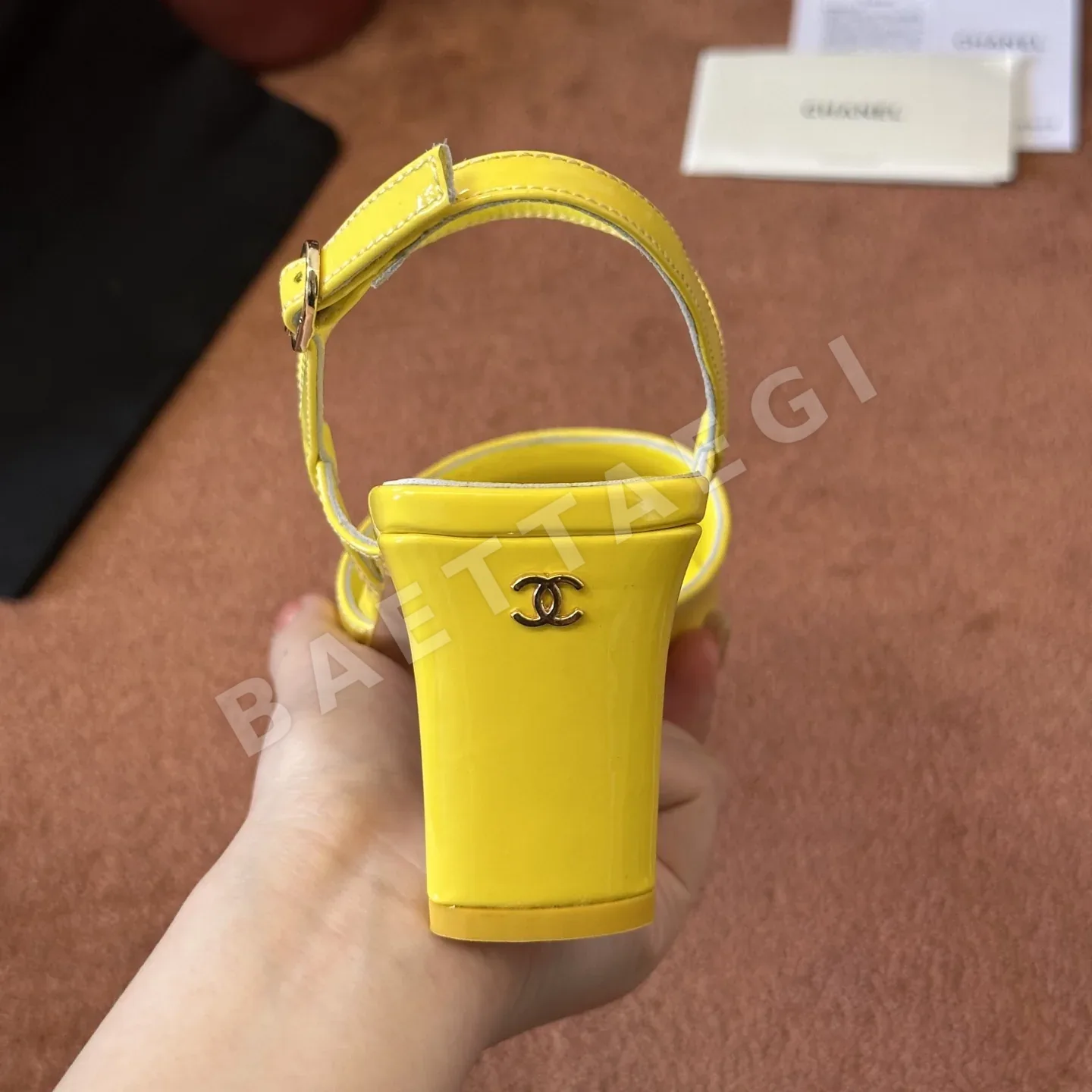 샤넬 플랫 가죽 더블 C 로고 상세 이미지 8