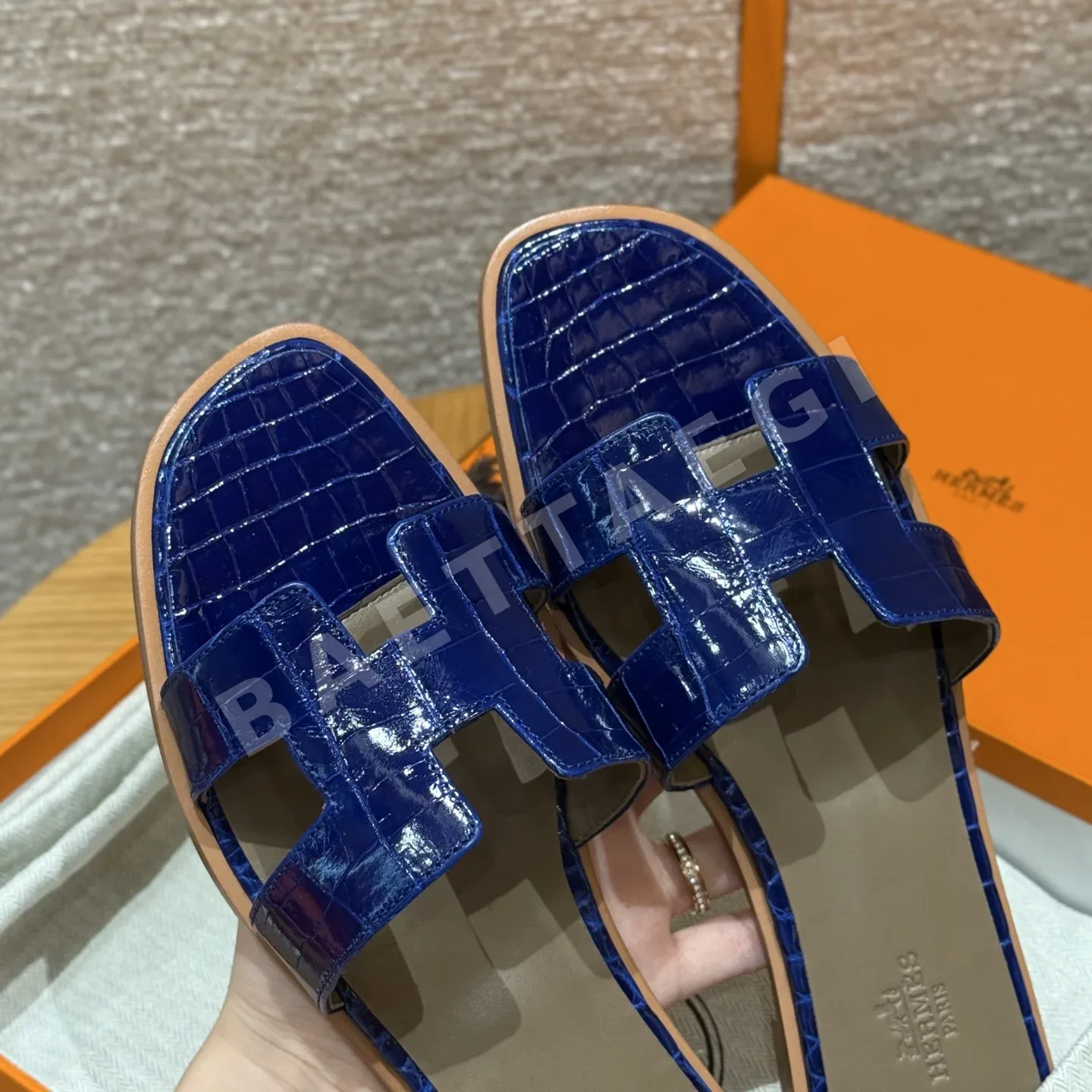 에르메스 오란 샌들 악어가죽 샌들 상세 이미지 9