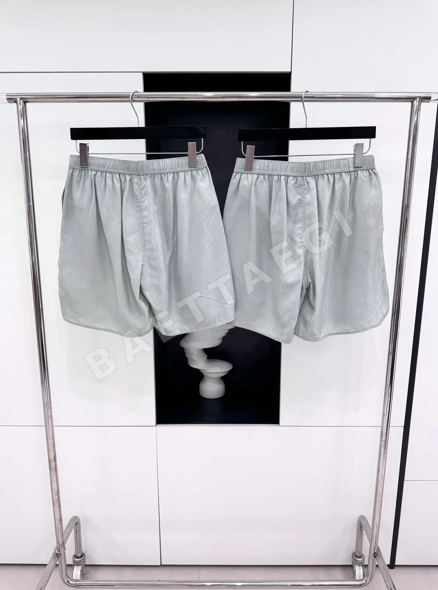 디올 모노그램 프린트 남성 반바지 상세 이미지 3