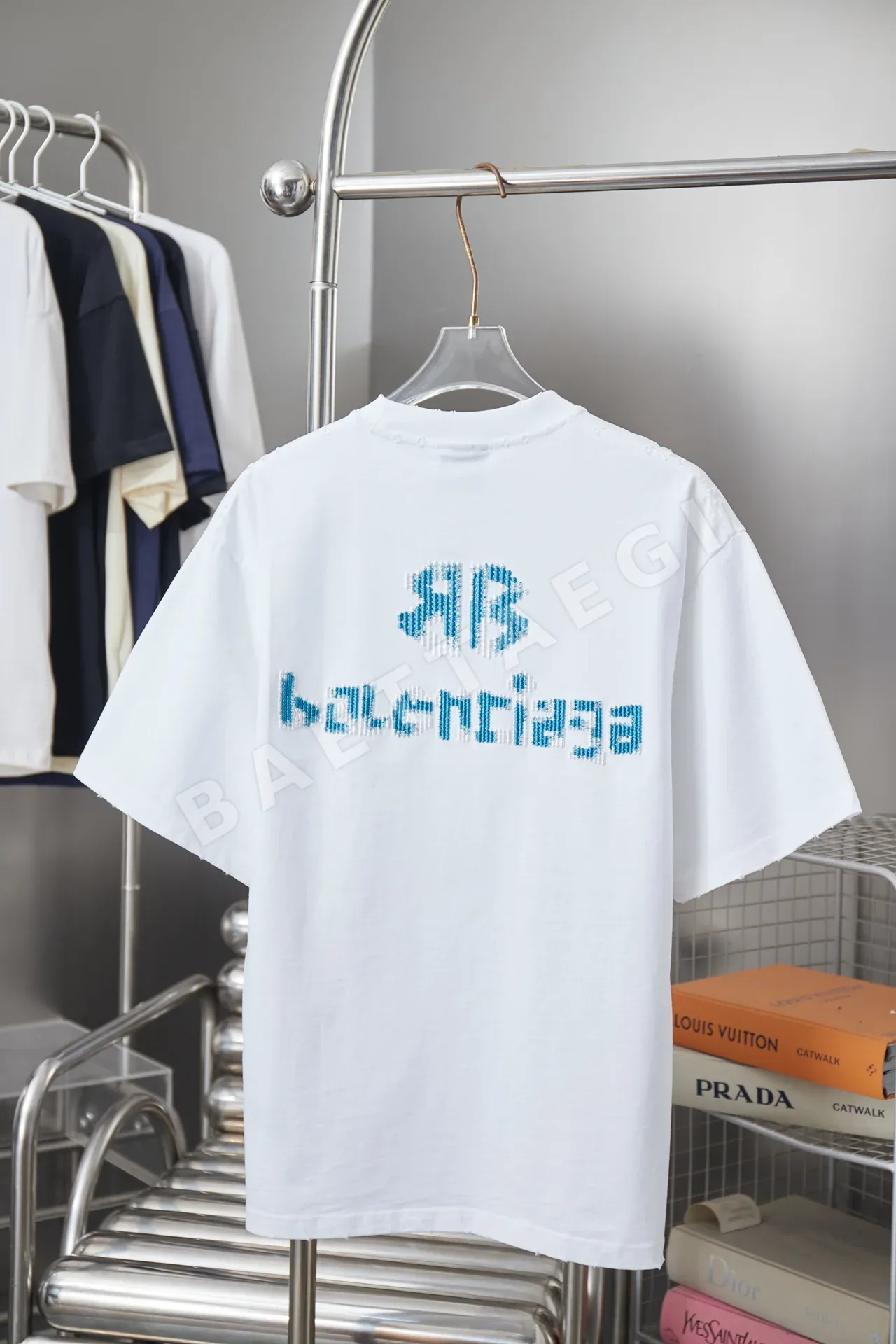 발렌시아가 남성 반팔 상세 이미지 2