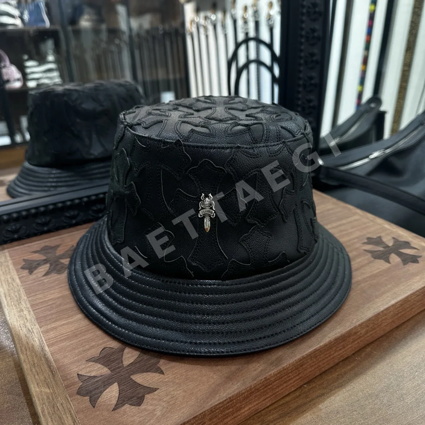크롬하츠 가죽 어부 모자 162711