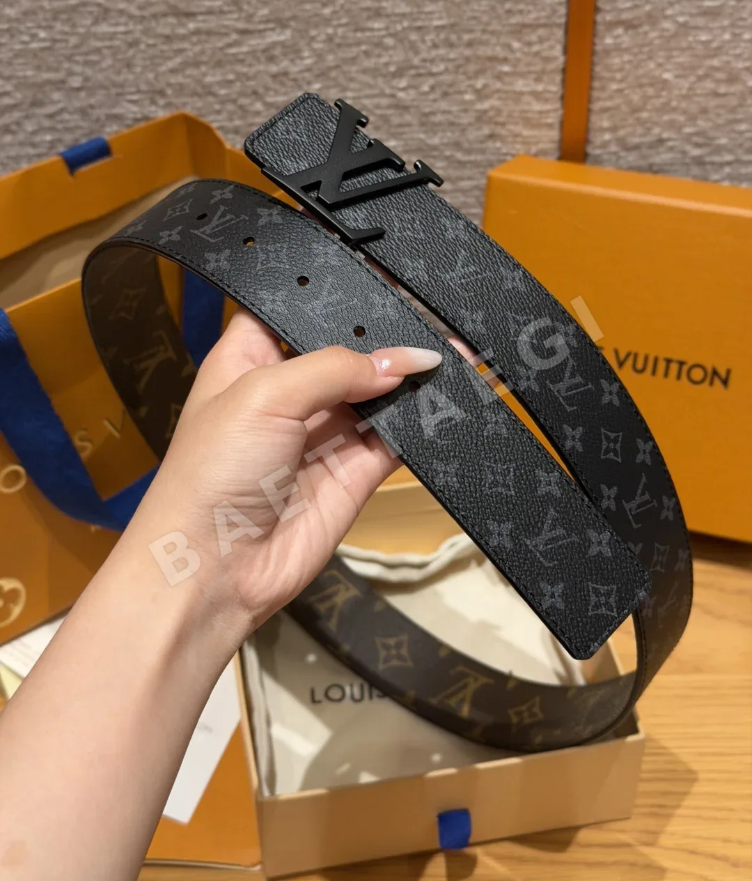 루이비통 이니셜 40mm 리버시블 벨트 상세 이미지 6