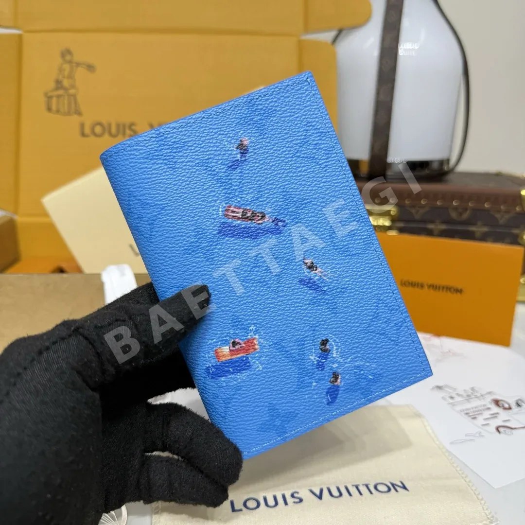 루이비통 모노그램 캔버스 여권지갑 상세 이미지 4