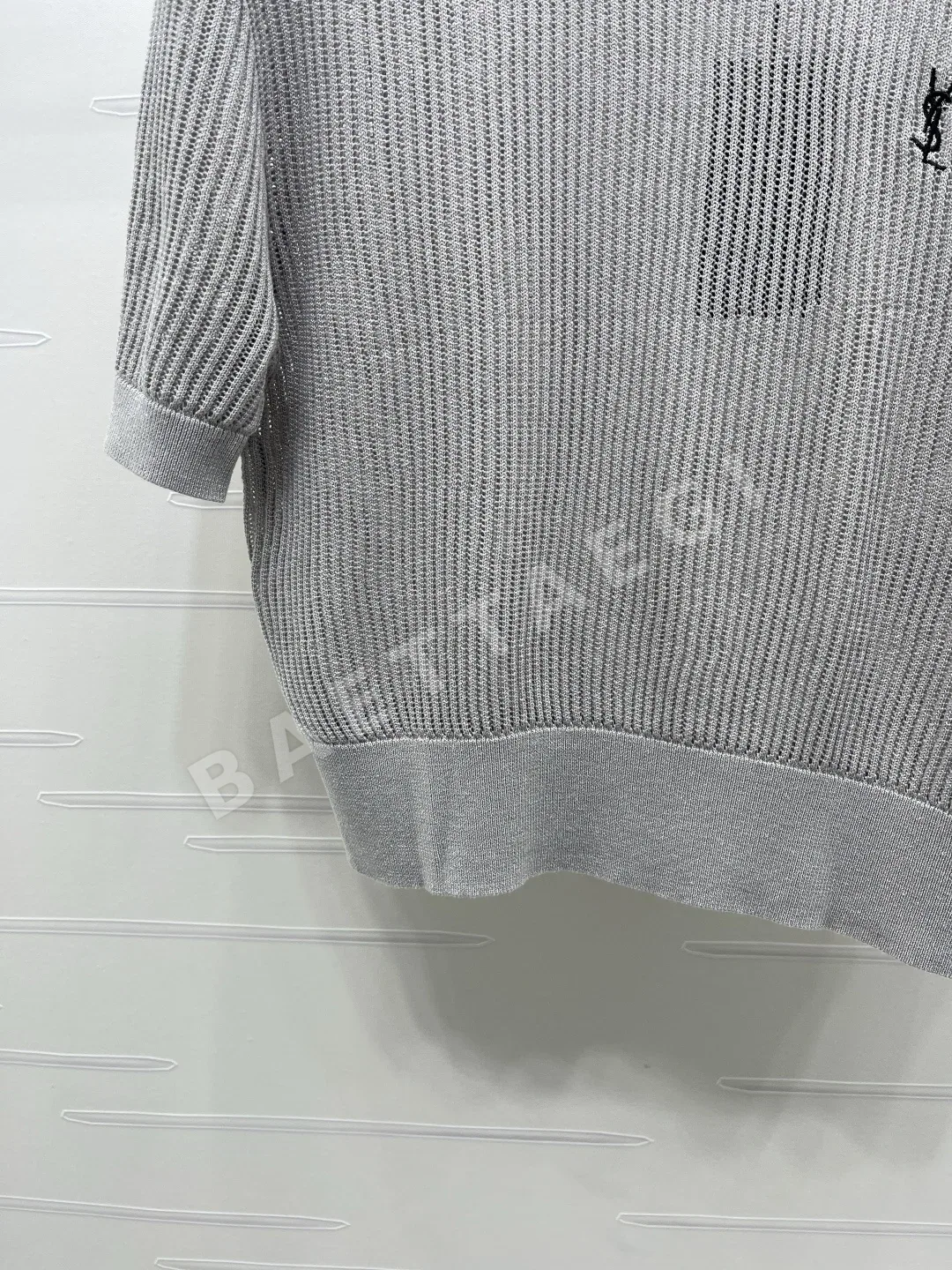 생로랑 리브 조직 로고 자수 라운드넥 반팔 니트탑 상세 이미지 5