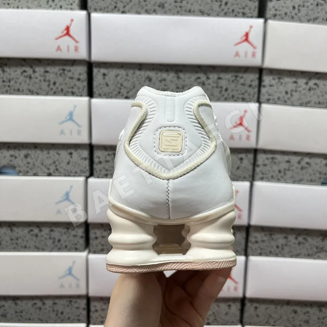 나이키 [WM] 샥스 TL IH5075-219 201136 Nike Shox TL Pearl White 상세 이미지 4
