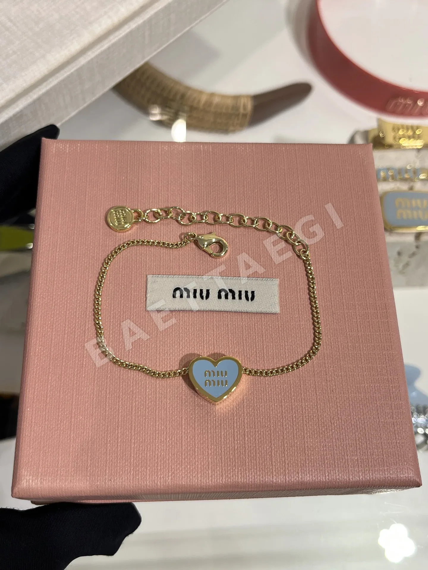미우미우 하트 메탈 에나멜 목걸이 상세 이미지 1