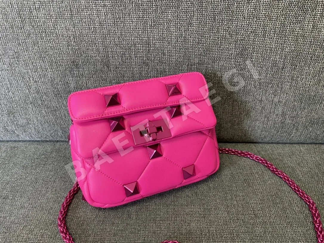 발렌티노 로만 스터드 나파 램스킨 미니 체인백 44281