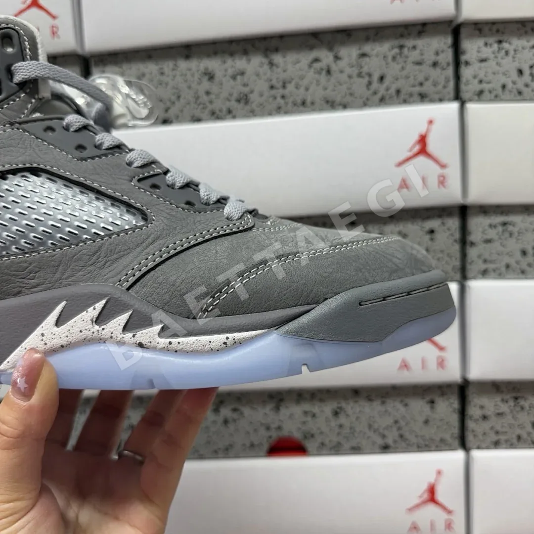 나이키 [GX] 조던 5 레트로 DD0587-002 201353 Nike Jordan 5 Retro Wolf Grey 상세 이미지 6