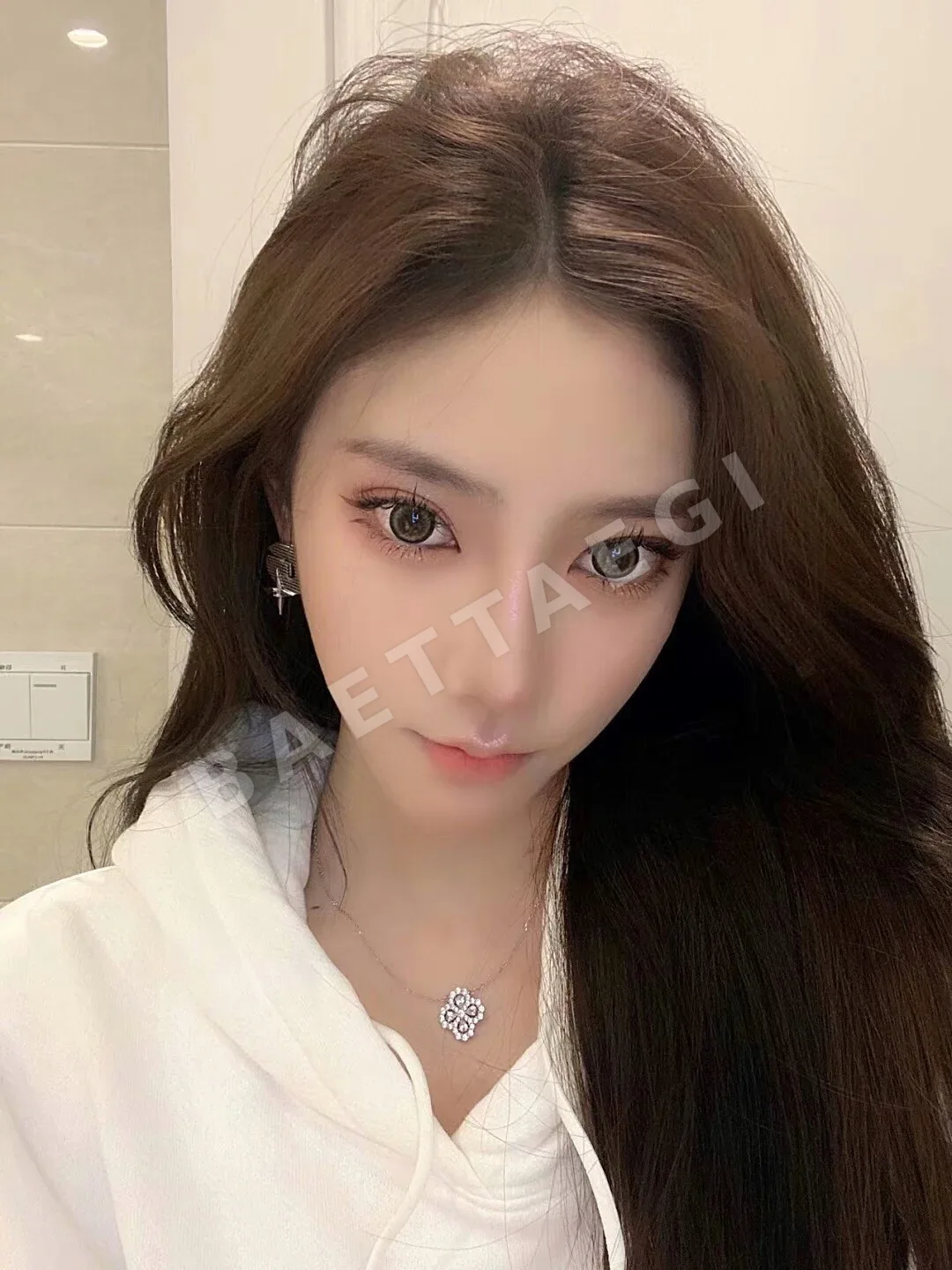 해리윈스턴 루프 다이아몬드 목걸이 상세 이미지 3