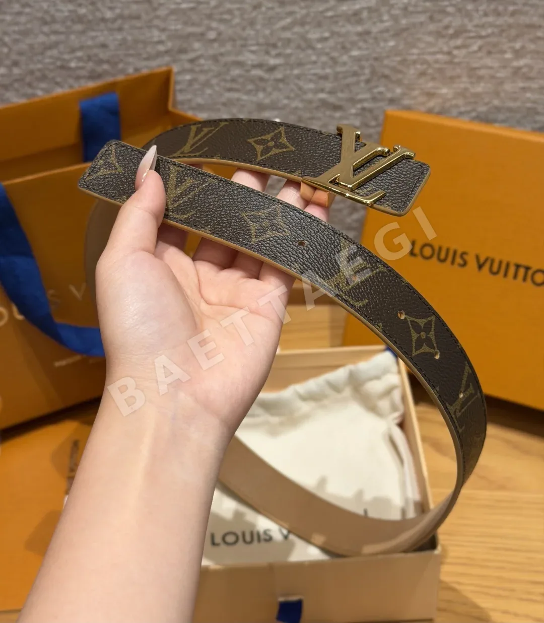 루이비통 이니셜 30mm 리버시블 벨트 상세 이미지 5